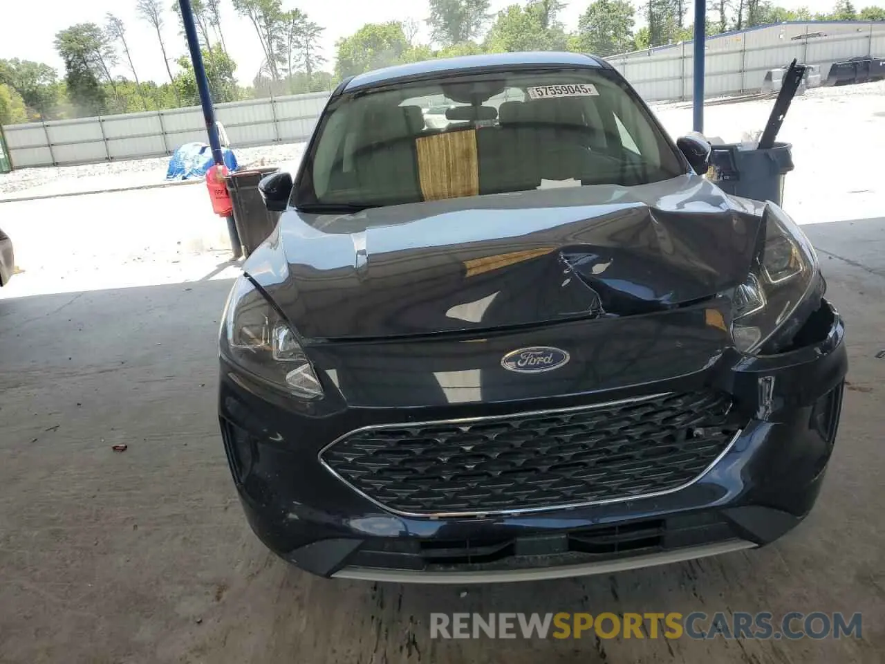 5 Photograph of a damaged car 1FMCU0G60MUA80888 FORD ESCAPE 2021