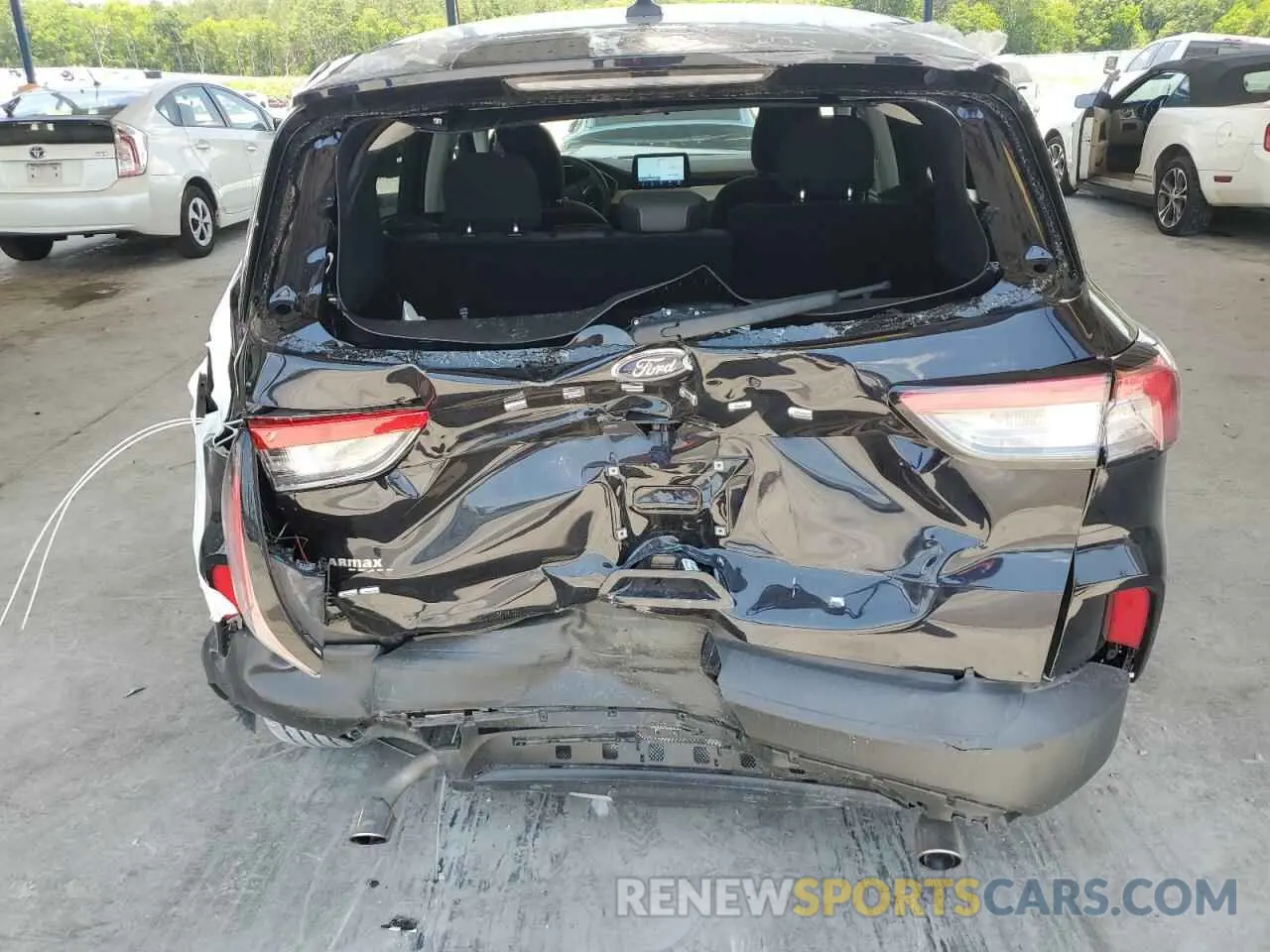 6 Photograph of a damaged car 1FMCU0G60MUA80888 FORD ESCAPE 2021
