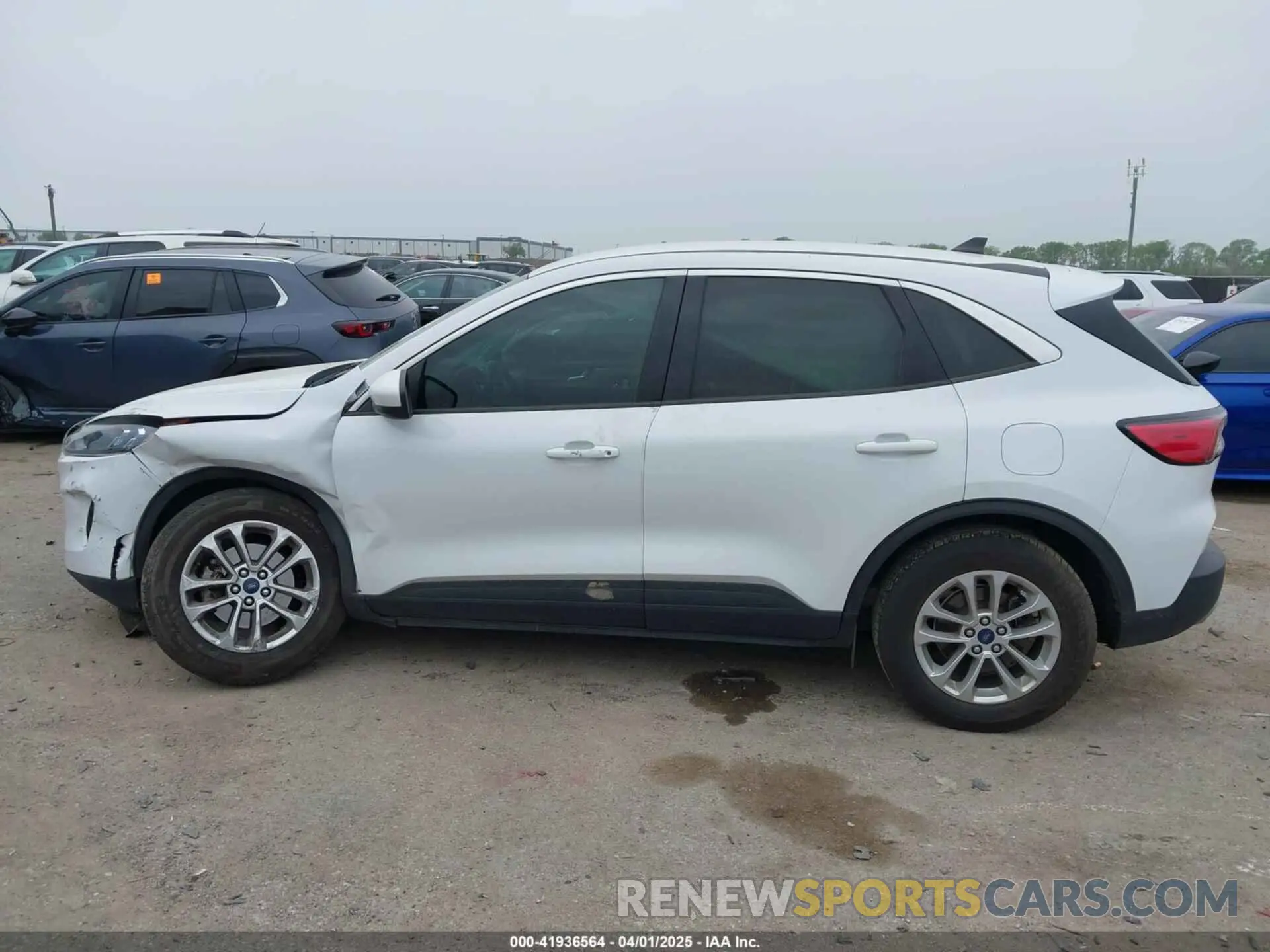 14 Photograph of a damaged car 1FMCU0G60MUA90773 FORD ESCAPE 2021