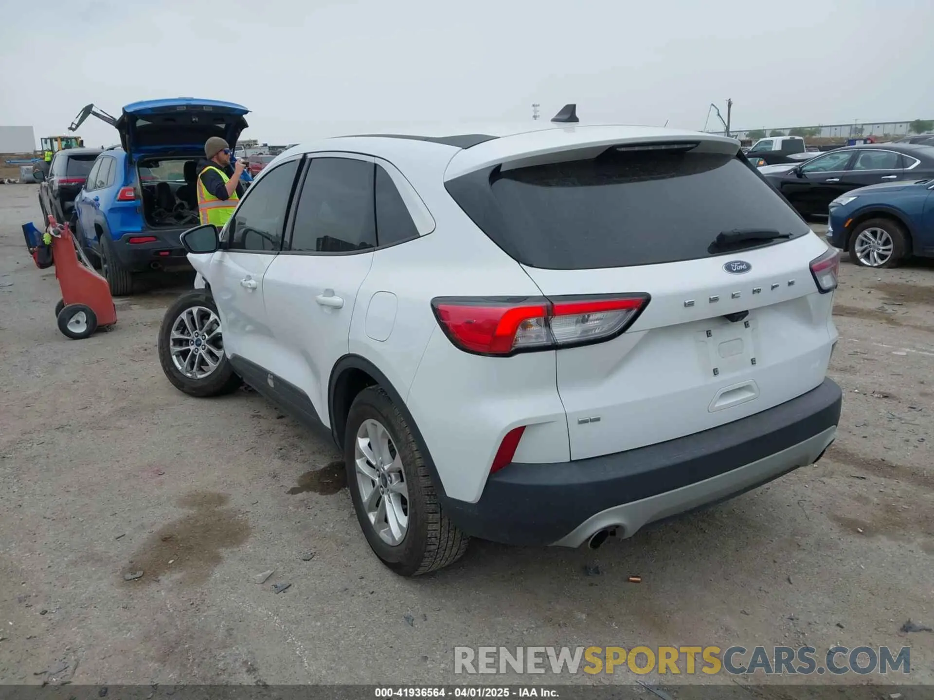 3 Photograph of a damaged car 1FMCU0G60MUA90773 FORD ESCAPE 2021