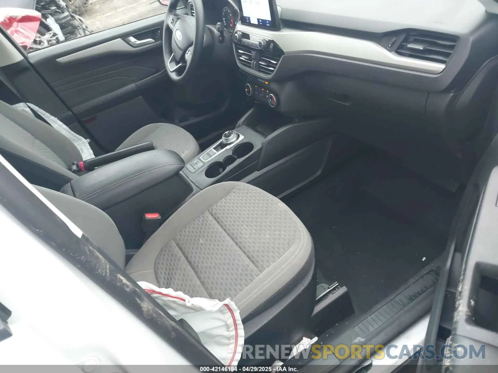 5 Photograph of a damaged car 1FMCU0G60MUB10259 FORD ESCAPE 2021