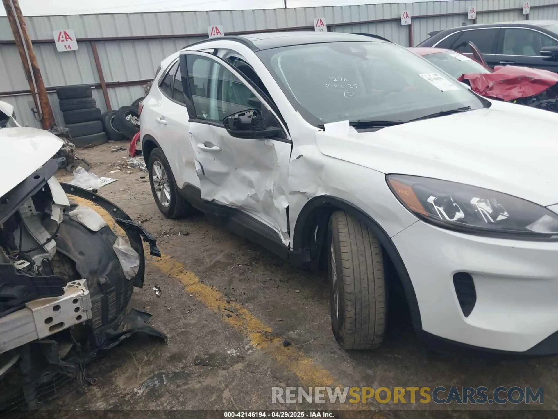 6 Photograph of a damaged car 1FMCU0G60MUB10259 FORD ESCAPE 2021