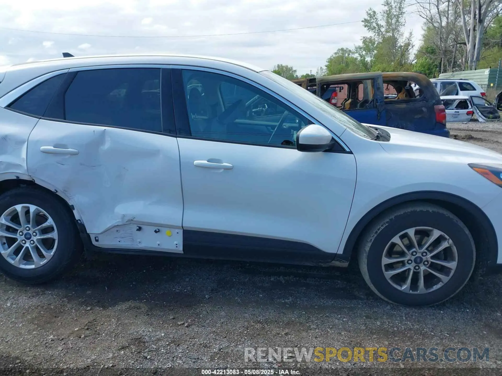 13 Photograph of a damaged car 1FMCU0G60MUB22668 FORD ESCAPE 2021