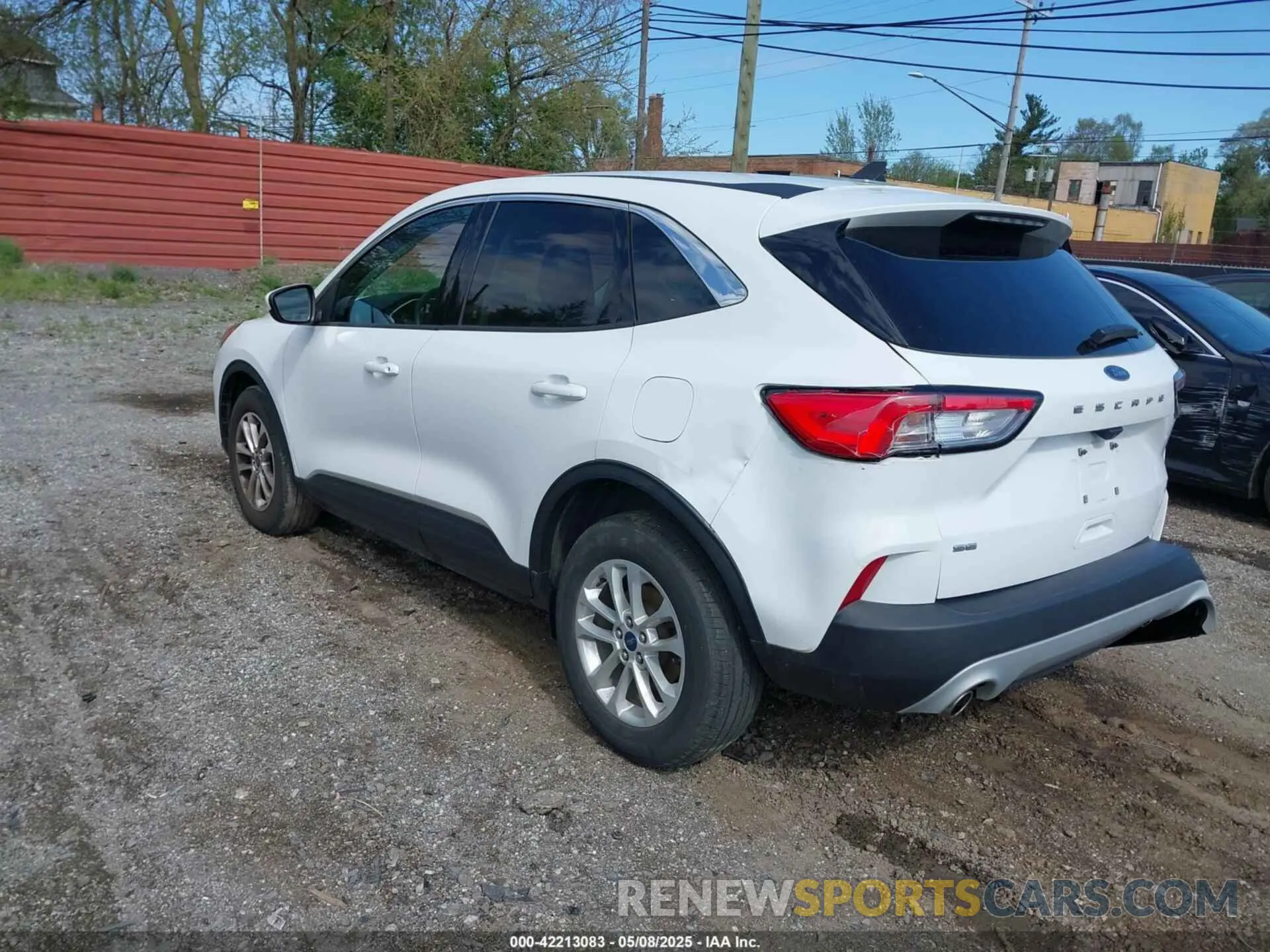 3 Photograph of a damaged car 1FMCU0G60MUB22668 FORD ESCAPE 2021