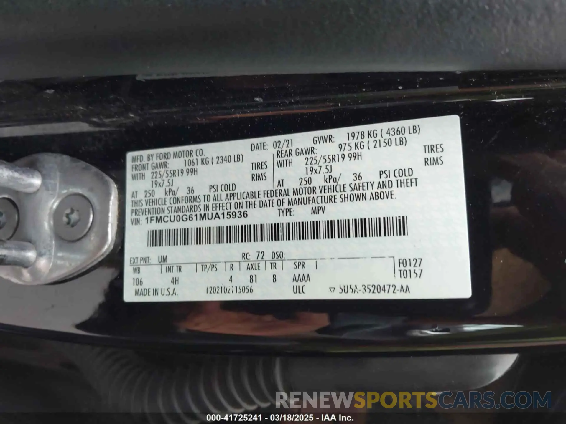 9 Photograph of a damaged car 1FMCU0G61MUA15936 FORD ESCAPE 2021