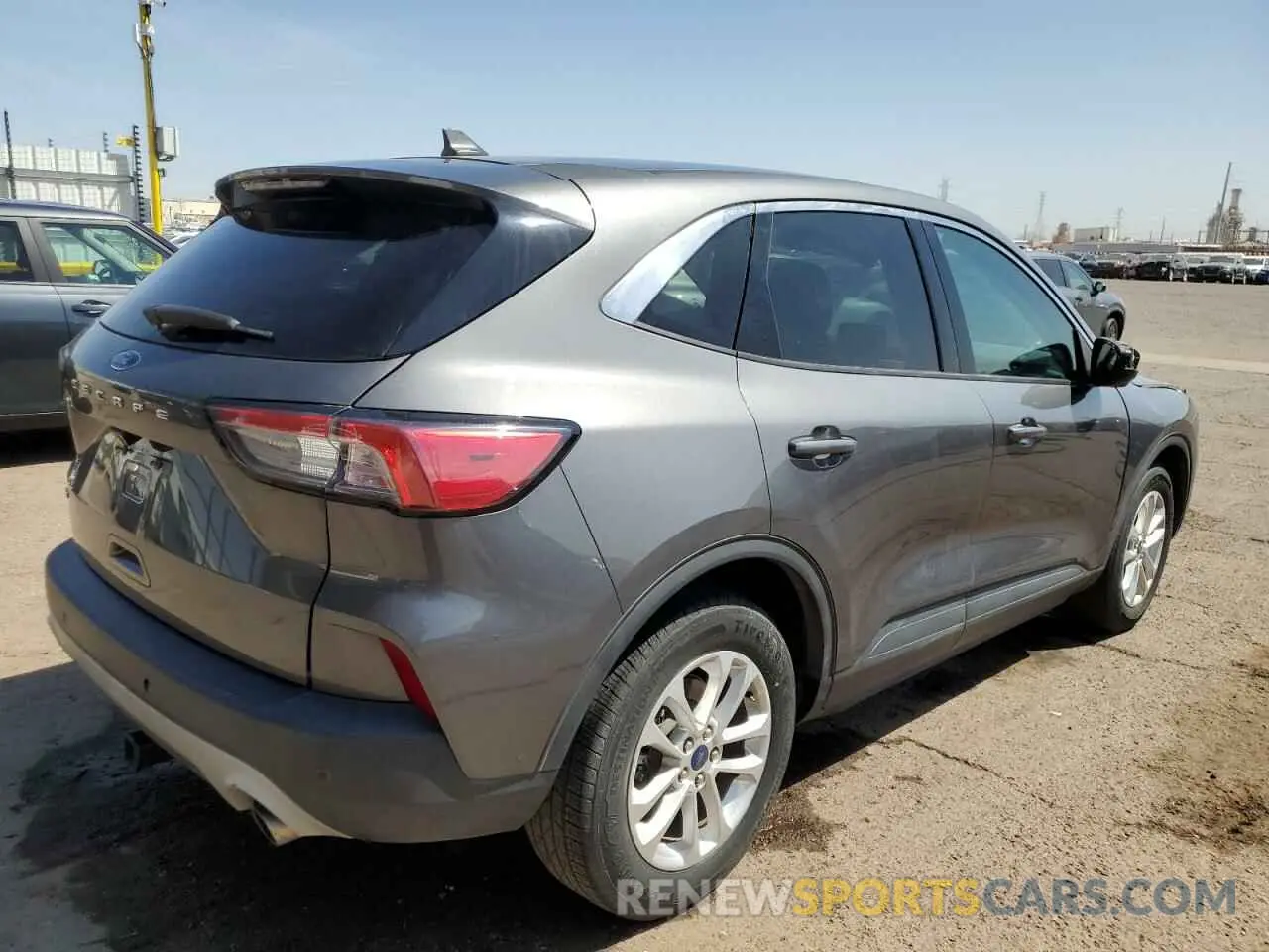 4 Photograph of a damaged car 1FMCU0G61MUA68376 FORD ESCAPE 2021