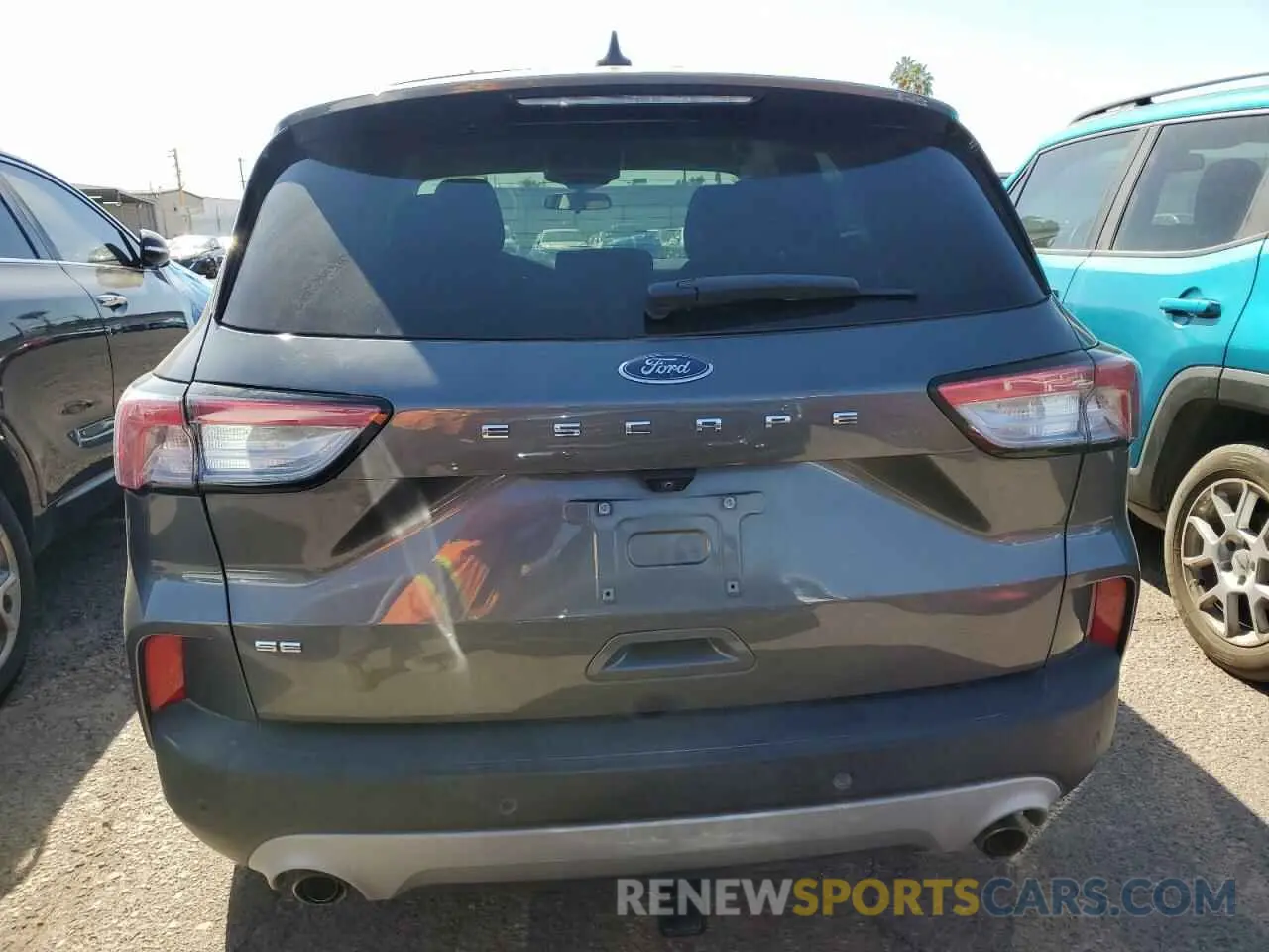 6 Photograph of a damaged car 1FMCU0G61MUA68376 FORD ESCAPE 2021