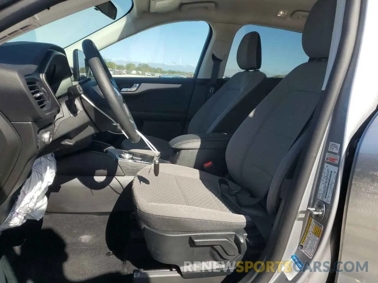 7 Photograph of a damaged car 1FMCU0G61MUA94654 FORD ESCAPE 2021