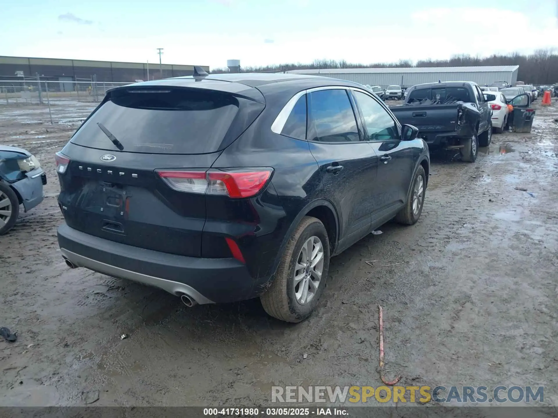 4 Photograph of a damaged car 1FMCU0G61MUB23232 FORD ESCAPE 2021
