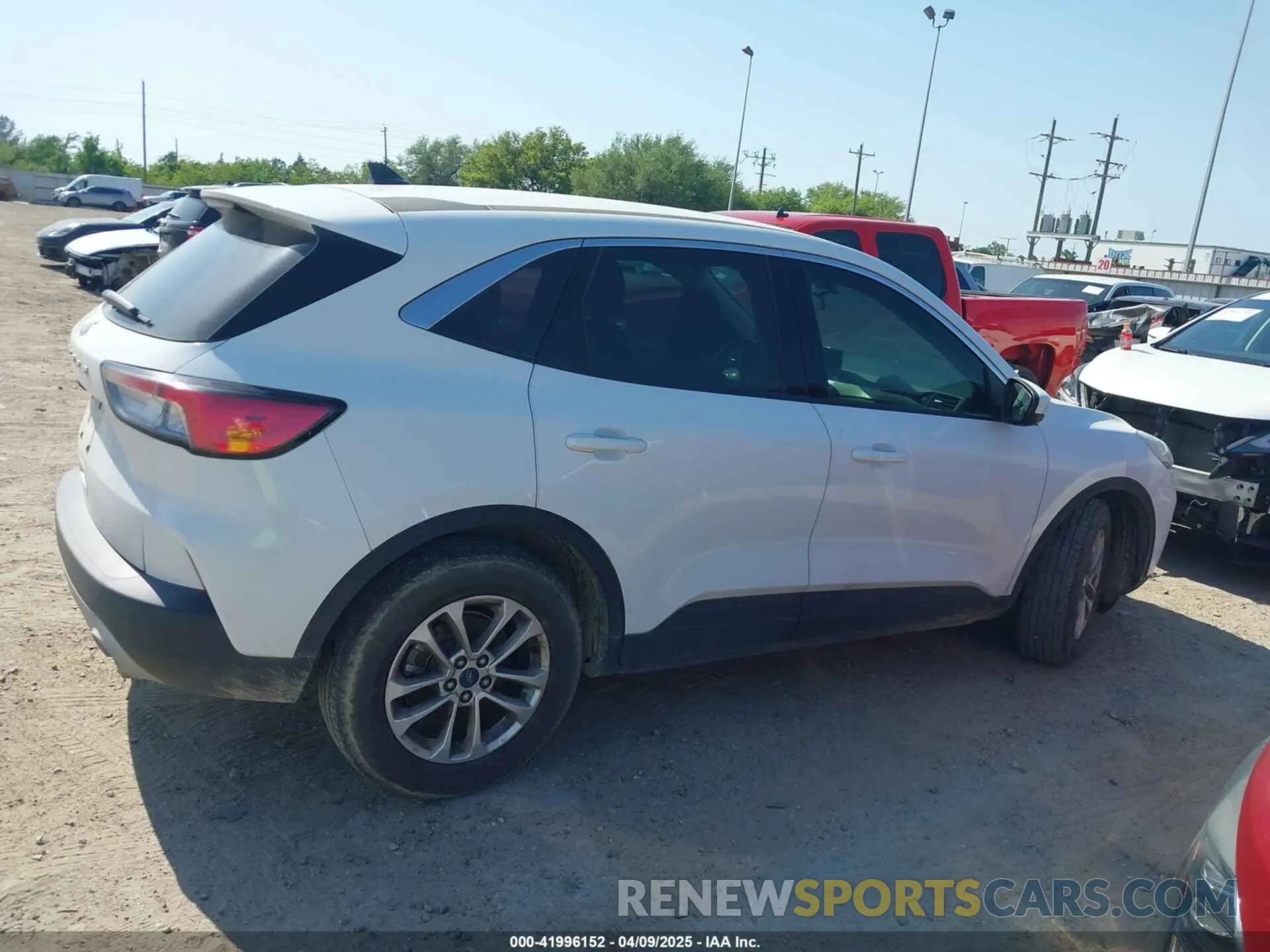 13 Photograph of a damaged car 1FMCU0G62MUA08798 FORD ESCAPE 2021