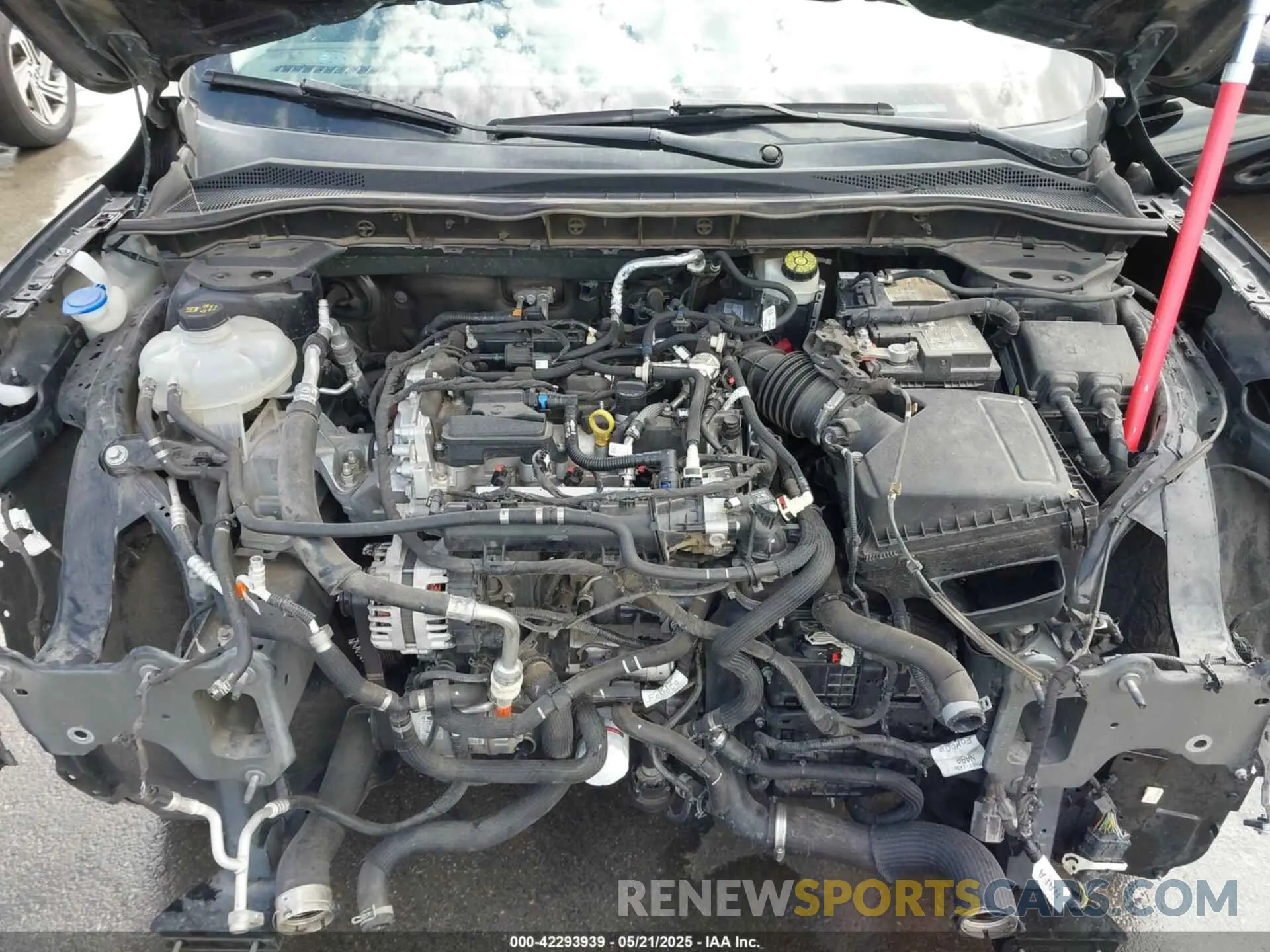 10 Photograph of a damaged car 1FMCU0G62MUA12575 FORD ESCAPE 2021