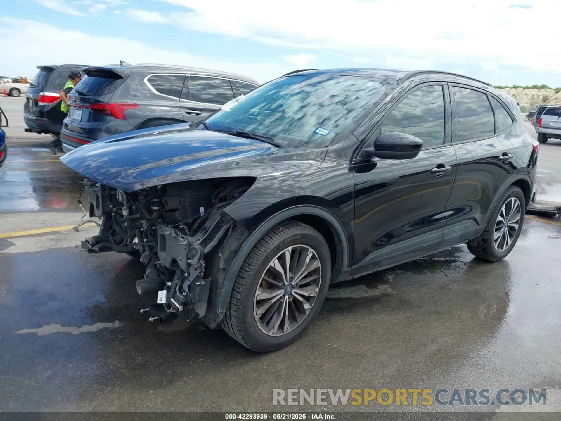 2 Photograph of a damaged car 1FMCU0G62MUA12575 FORD ESCAPE 2021