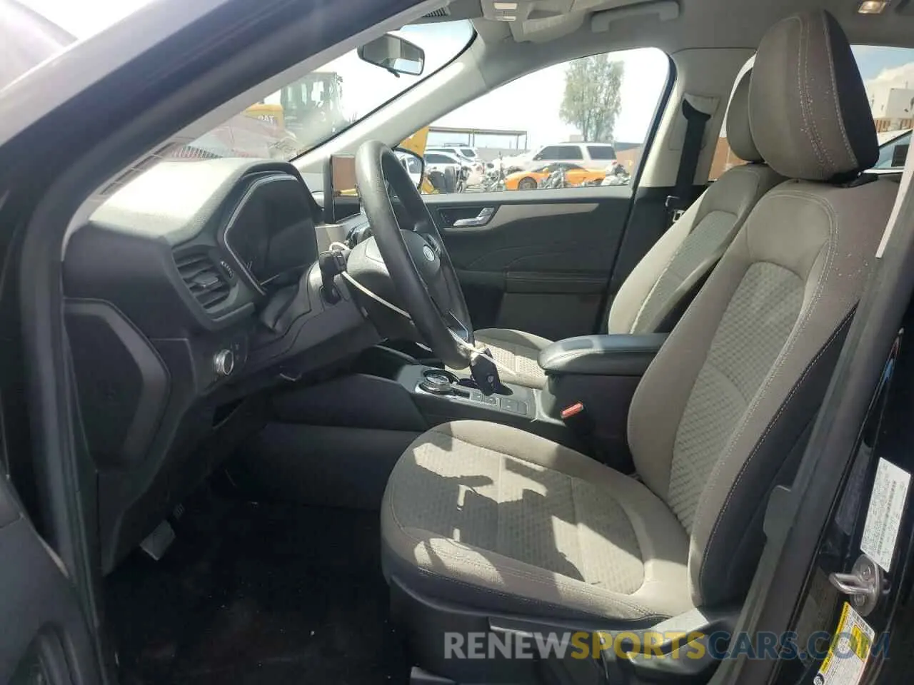 7 Photograph of a damaged car 1FMCU0G62MUA14570 FORD ESCAPE 2021