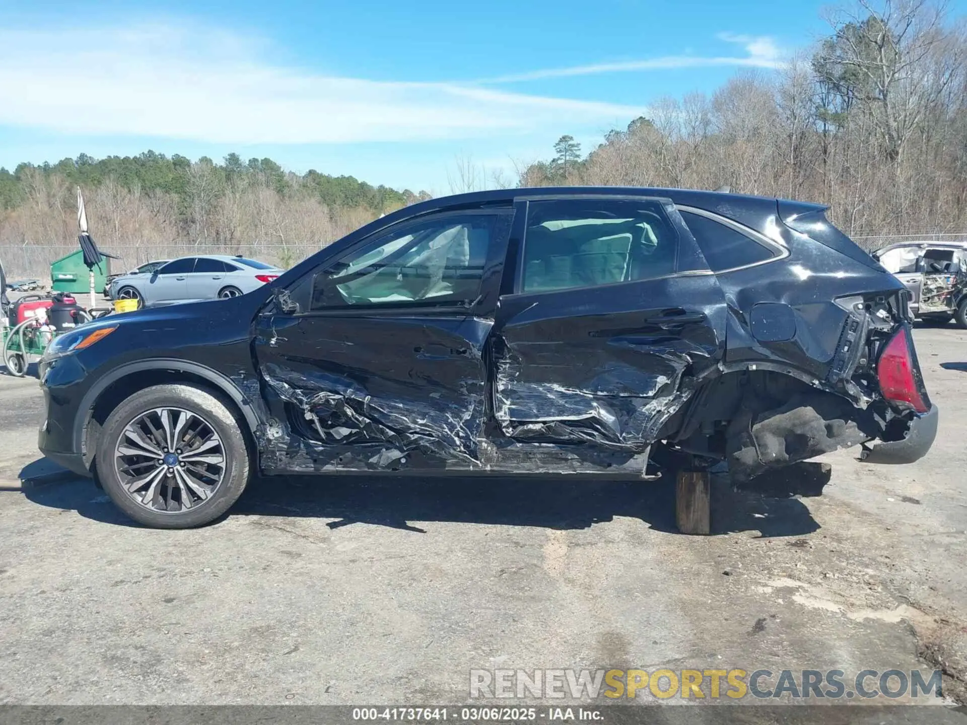 15 Photograph of a damaged car 1FMCU0G63MUA03934 FORD ESCAPE 2021