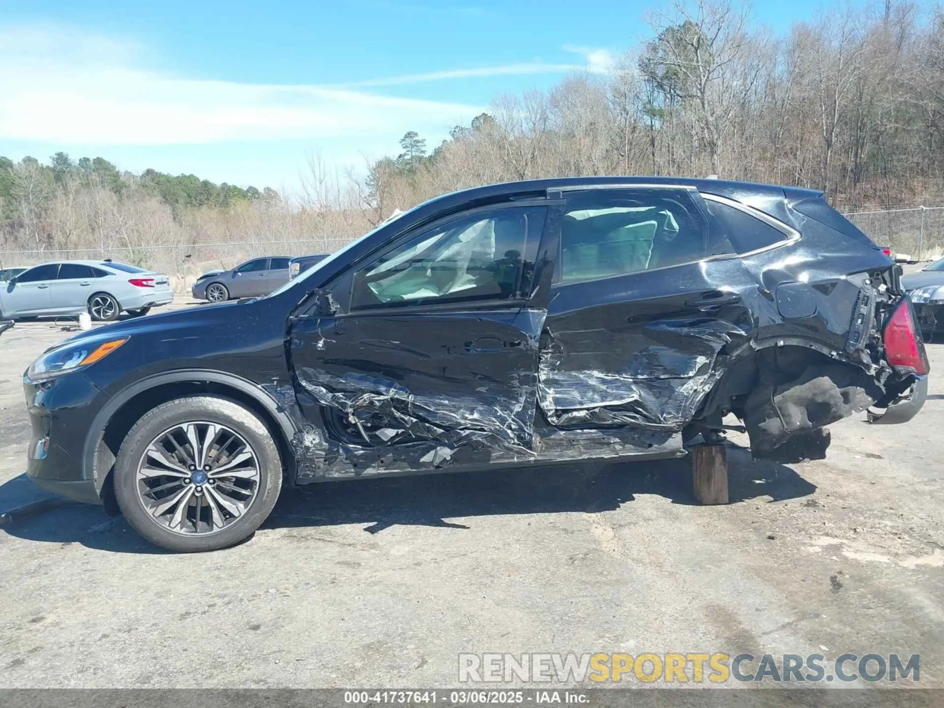 6 Photograph of a damaged car 1FMCU0G63MUA03934 FORD ESCAPE 2021