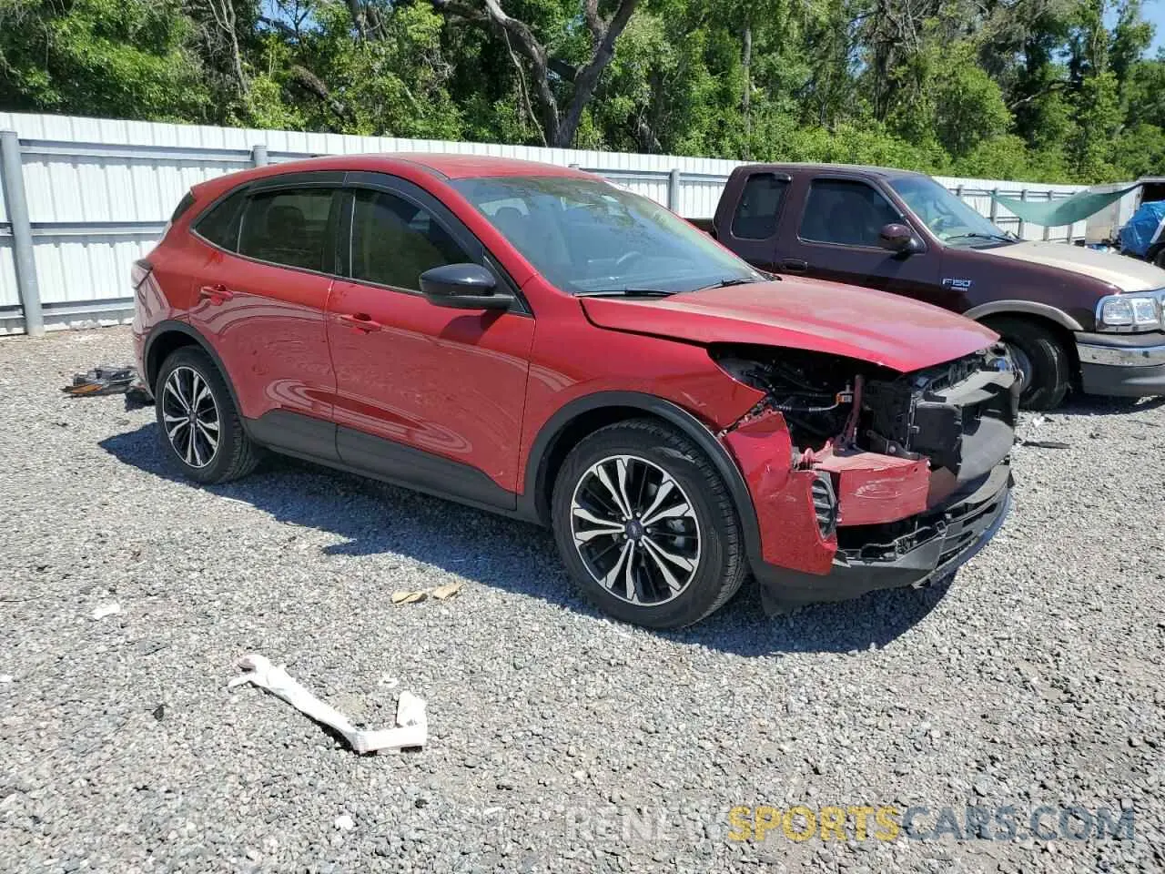 4 Photograph of a damaged car 1FMCU0G63MUA62871 FORD ESCAPE 2021