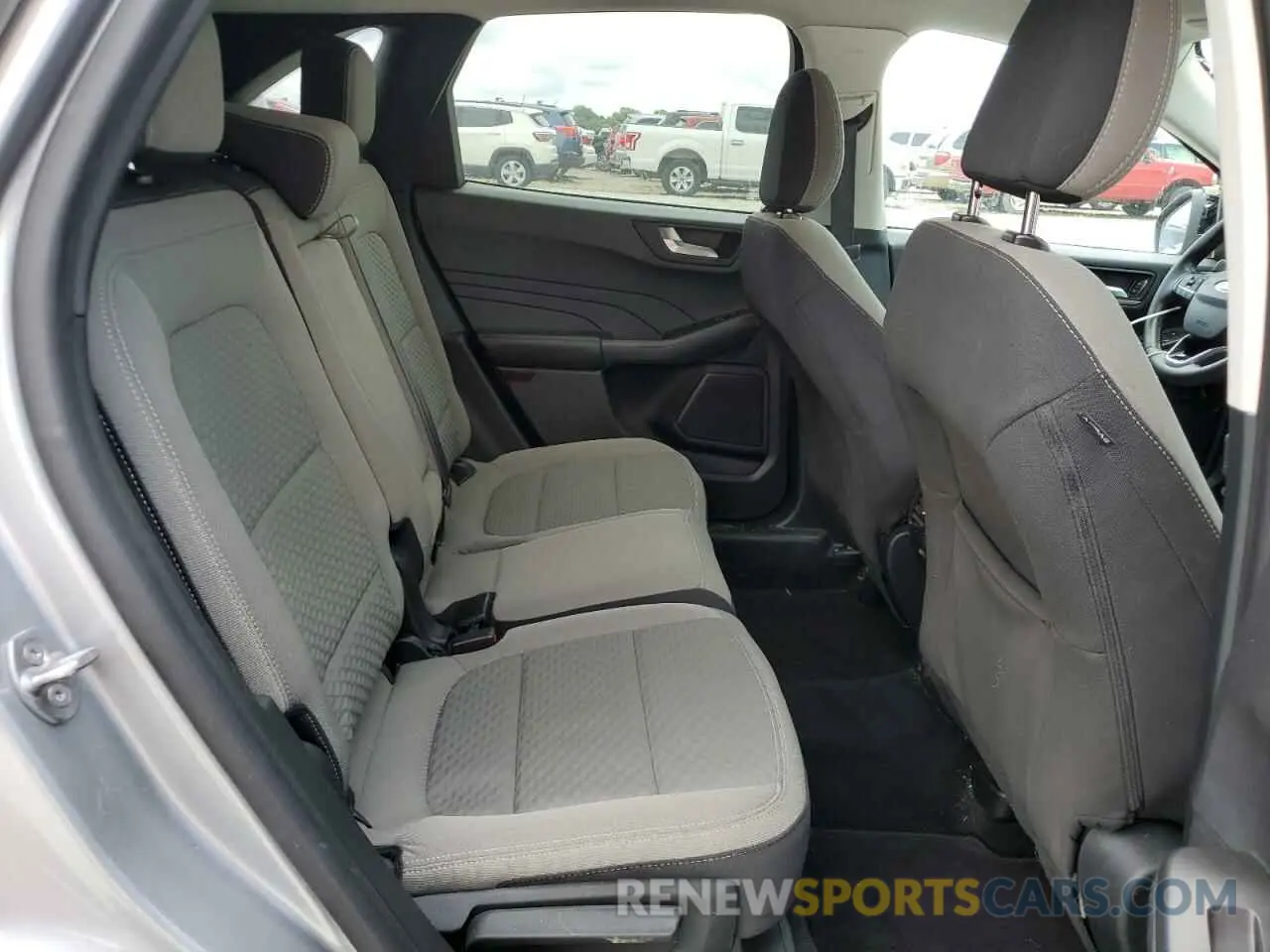 11 Photograph of a damaged car 1FMCU0G64MUA63334 FORD ESCAPE 2021
