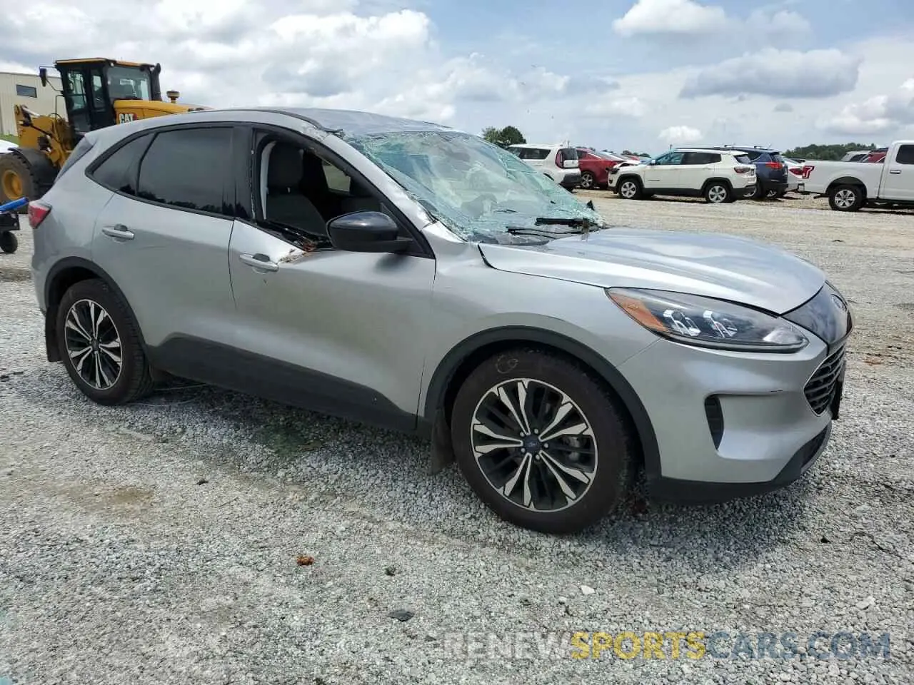 4 Photograph of a damaged car 1FMCU0G64MUA63334 FORD ESCAPE 2021