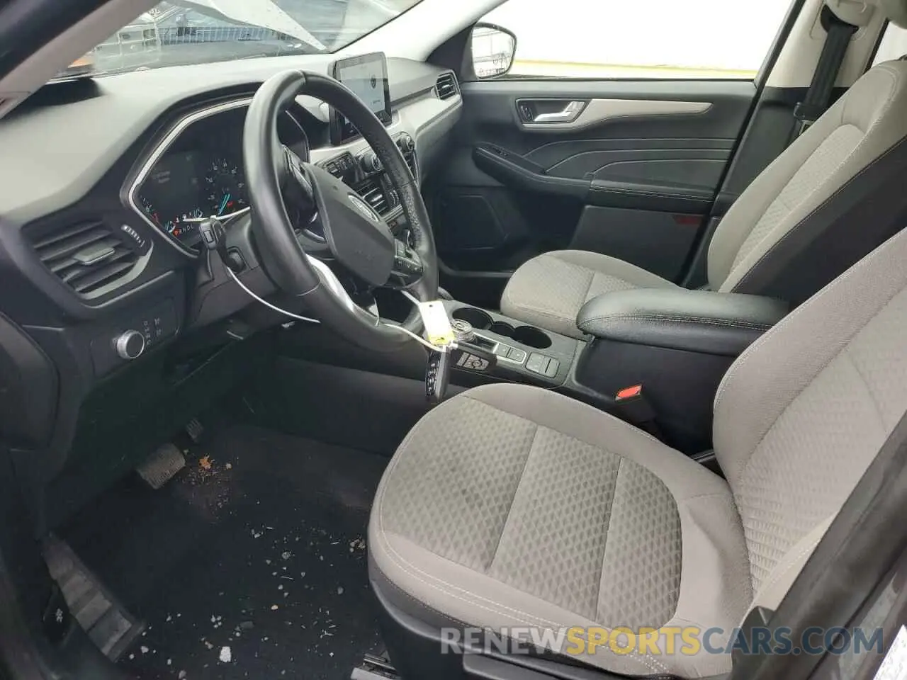 7 Photograph of a damaged car 1FMCU0G64MUA89352 FORD ESCAPE 2021