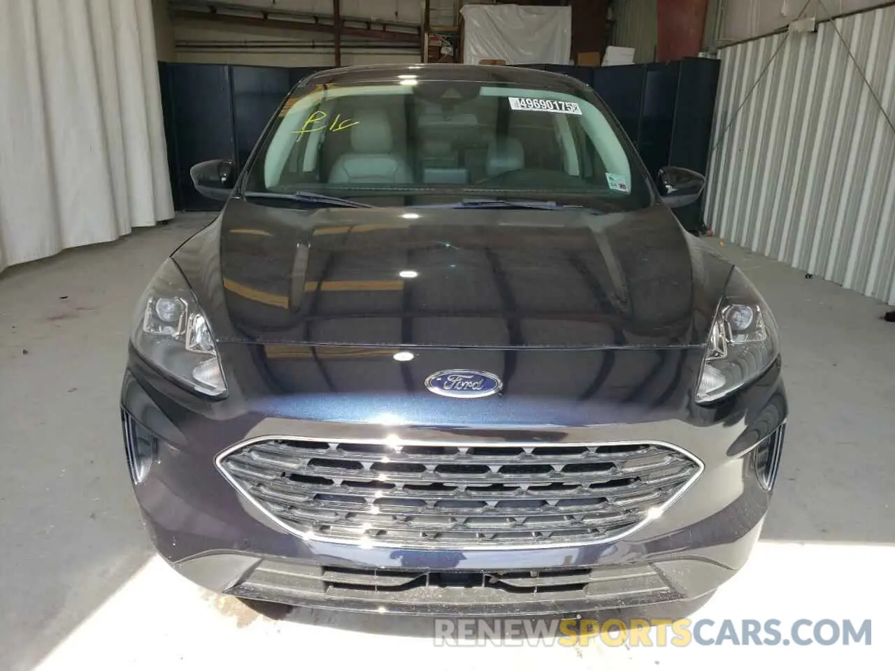 5 Photograph of a damaged car 1FMCU0G65MUA46963 FORD ESCAPE 2021