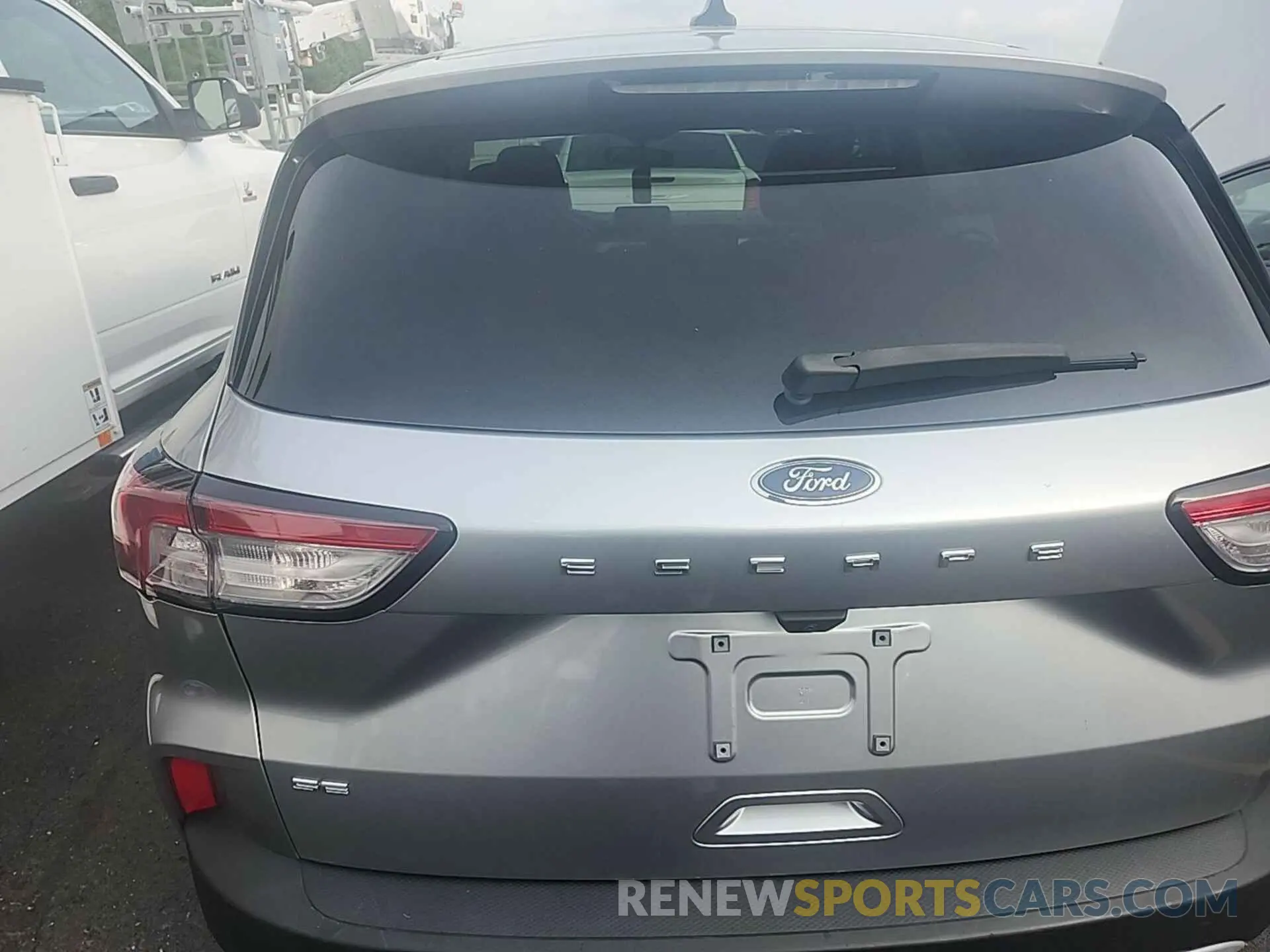13 Photograph of a damaged car 1FMCU0G66MUA03118 FORD ESCAPE 2021
