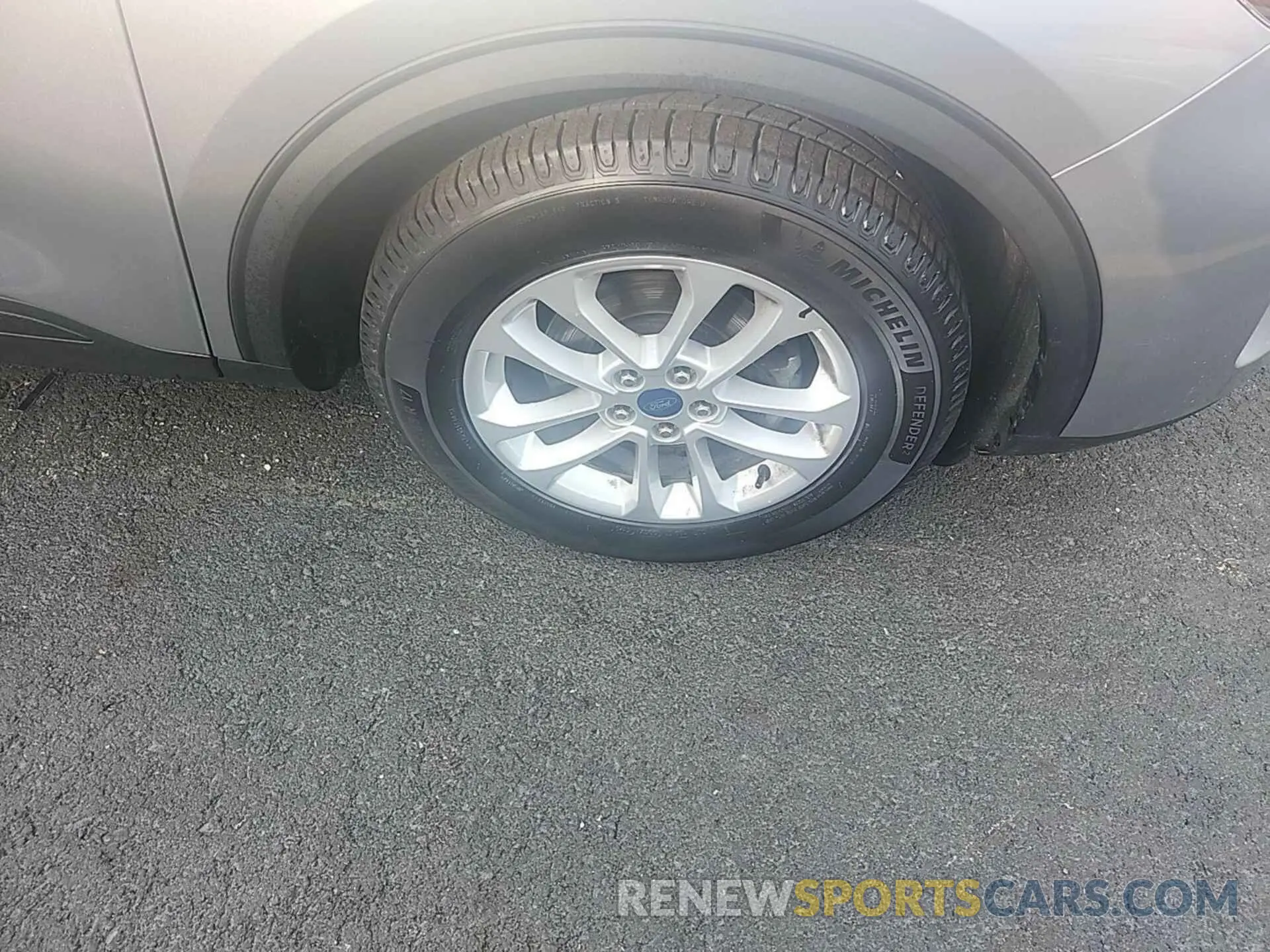 2 Photograph of a damaged car 1FMCU0G66MUA03118 FORD ESCAPE 2021