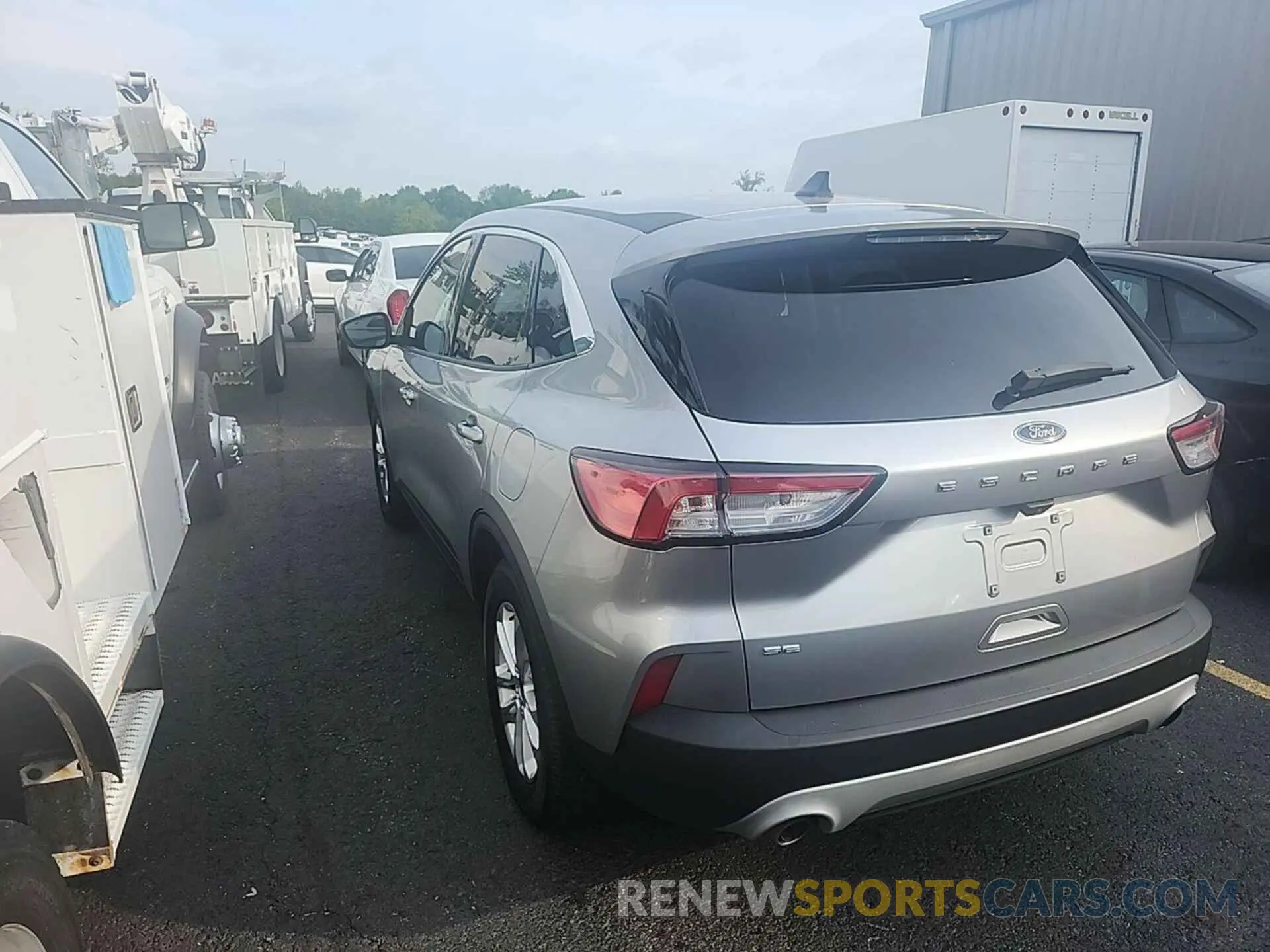 8 Photograph of a damaged car 1FMCU0G66MUA03118 FORD ESCAPE 2021