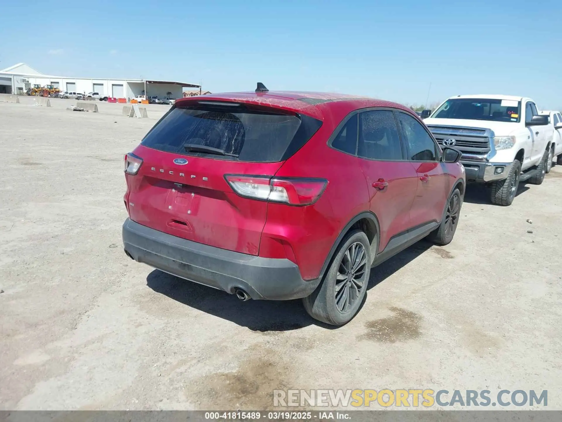 4 Photograph of a damaged car 1FMCU0G66MUA49788 FORD ESCAPE 2021