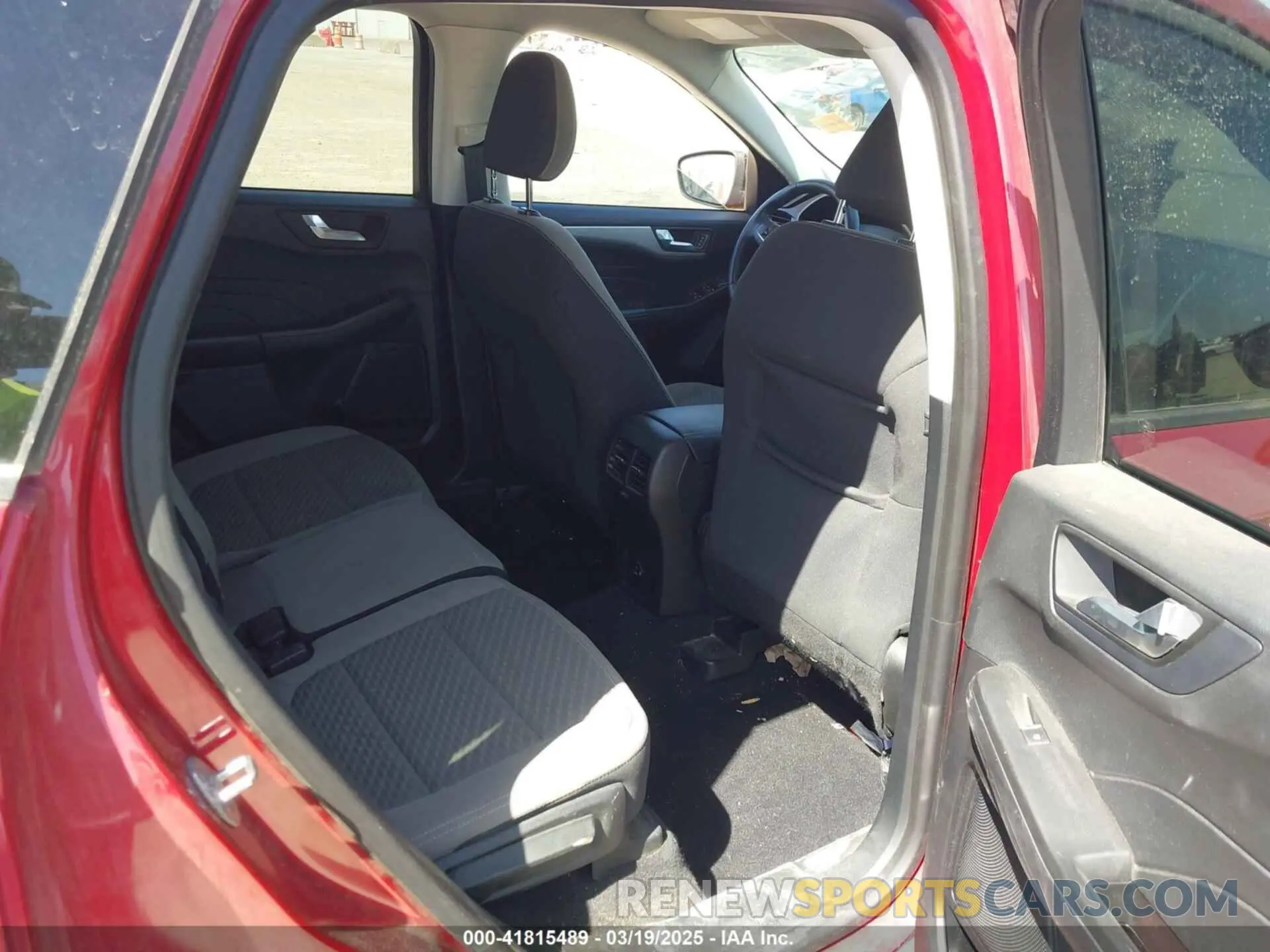 8 Photograph of a damaged car 1FMCU0G66MUA49788 FORD ESCAPE 2021