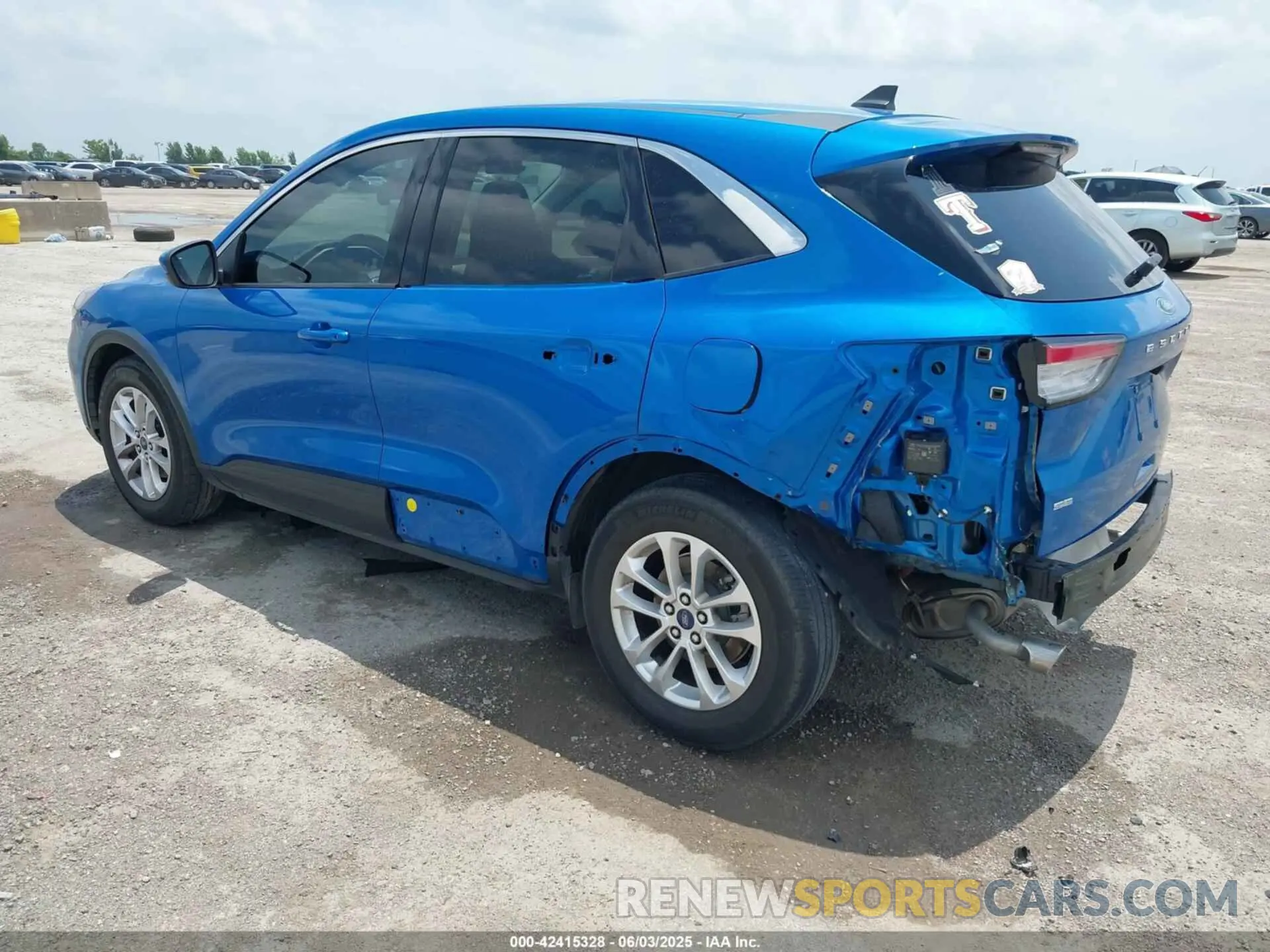 3 Photograph of a damaged car 1FMCU0G66MUA96786 FORD ESCAPE 2021