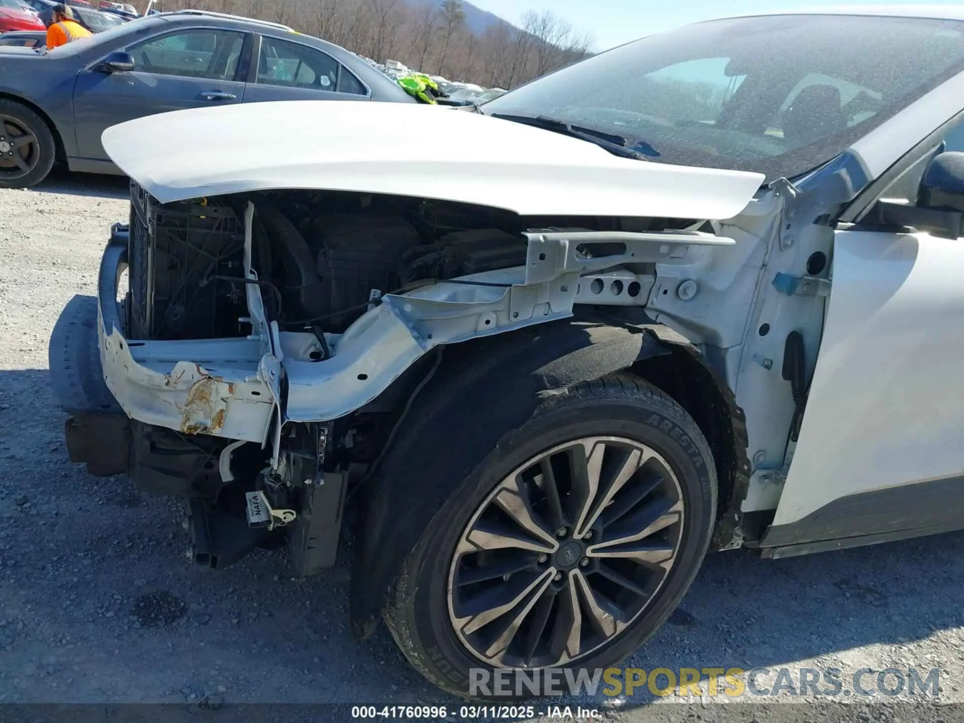 18 Photograph of a damaged car 1FMCU0G66MUA99719 FORD ESCAPE 2021