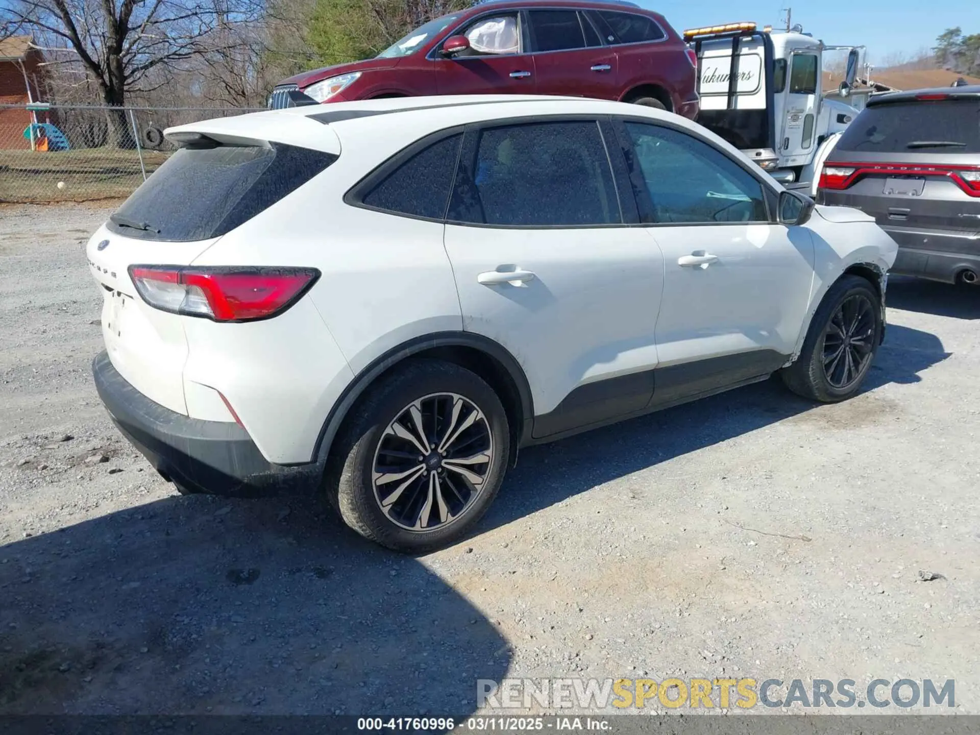 4 Photograph of a damaged car 1FMCU0G66MUA99719 FORD ESCAPE 2021