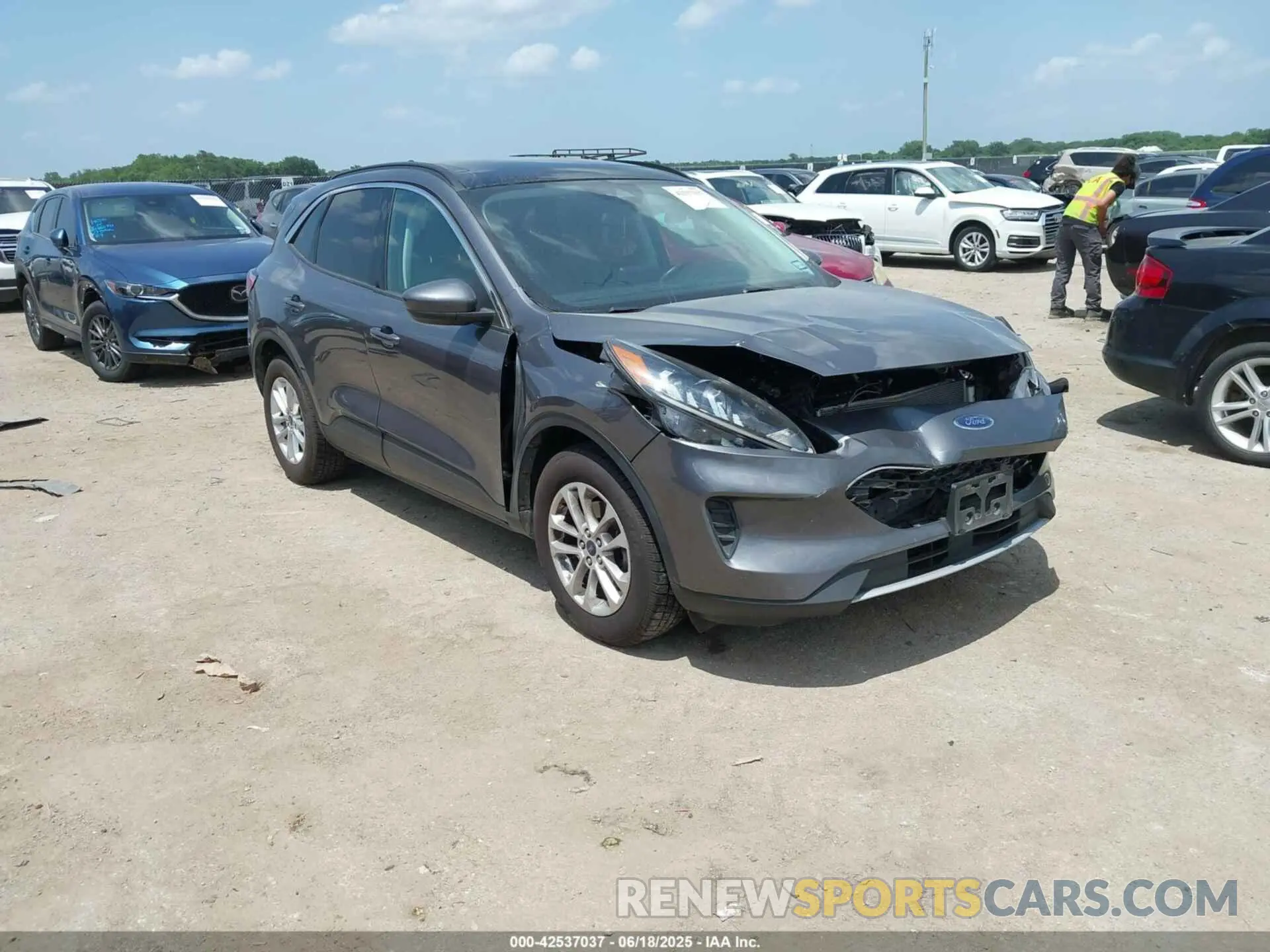 1 Photograph of a damaged car 1FMCU0G66MUB00982 FORD ESCAPE 2021