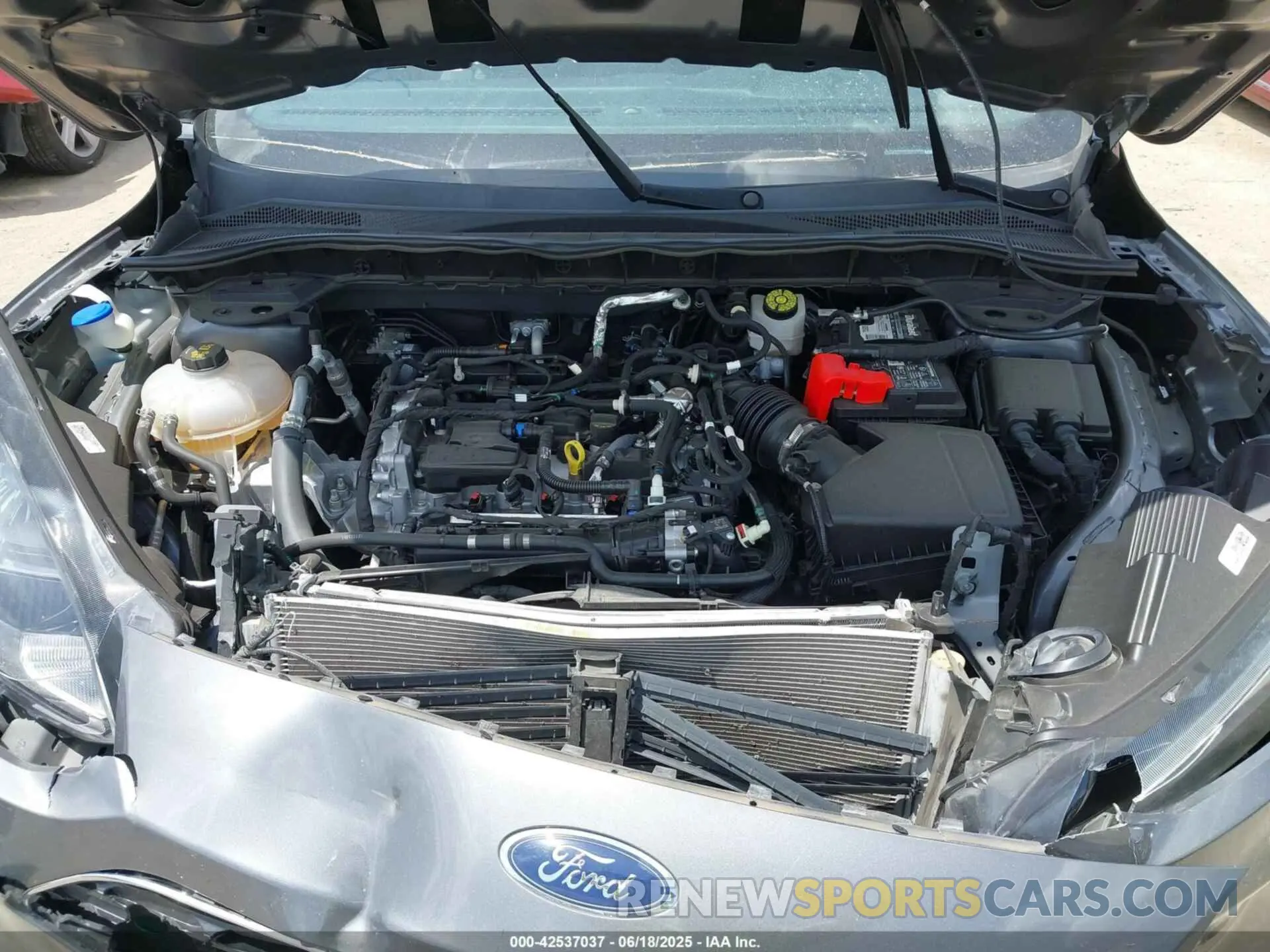 10 Photograph of a damaged car 1FMCU0G66MUB00982 FORD ESCAPE 2021