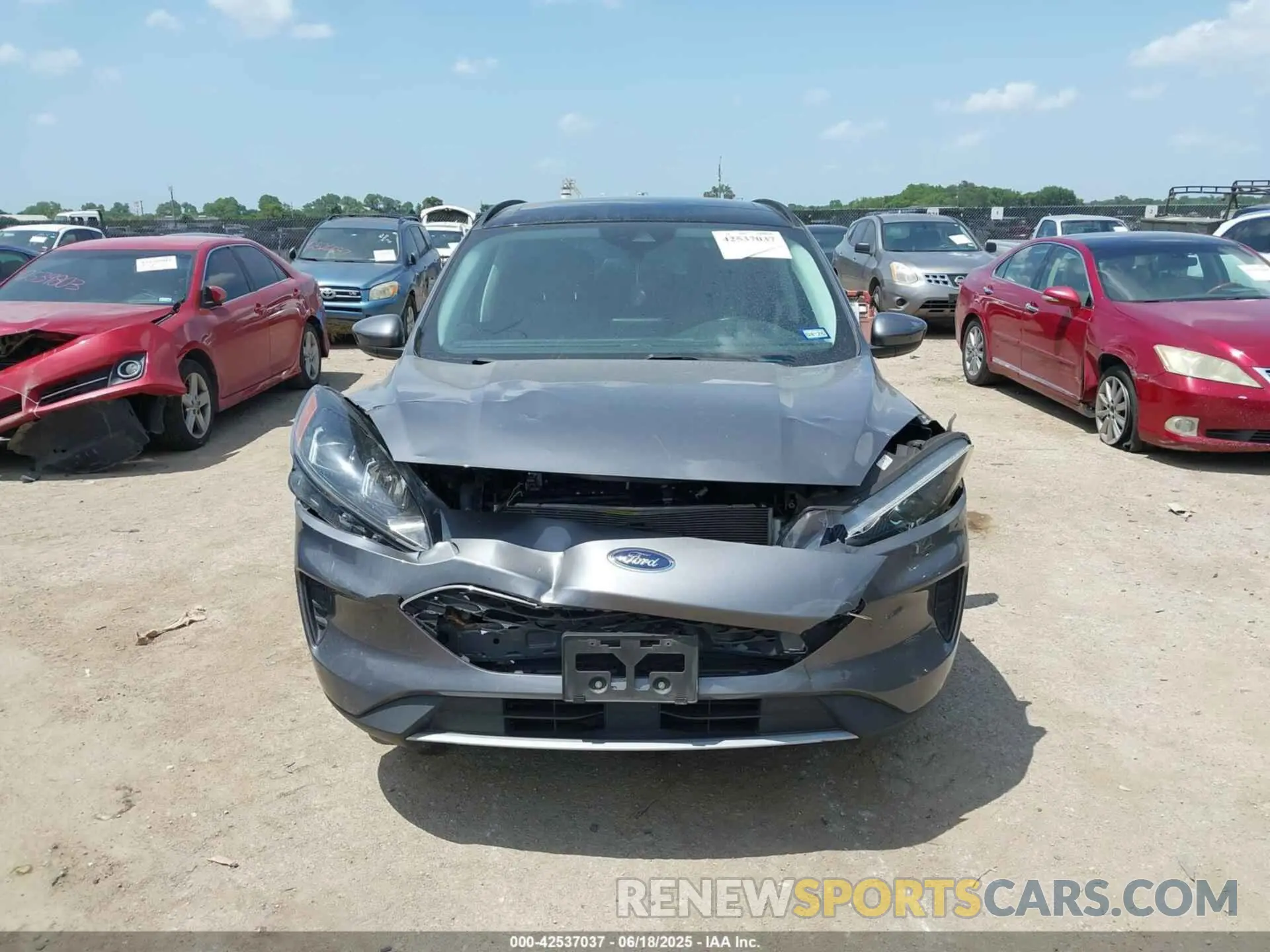 12 Photograph of a damaged car 1FMCU0G66MUB00982 FORD ESCAPE 2021