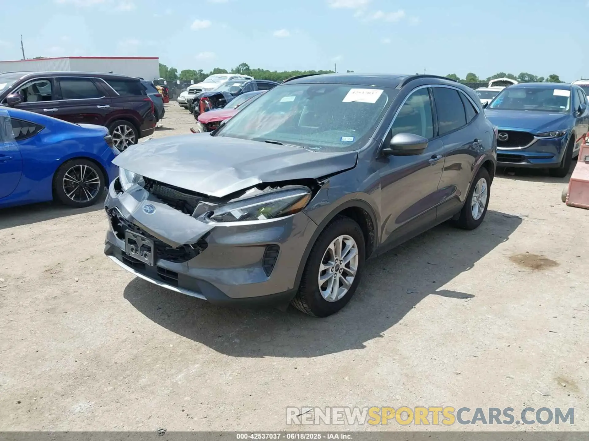 2 Photograph of a damaged car 1FMCU0G66MUB00982 FORD ESCAPE 2021