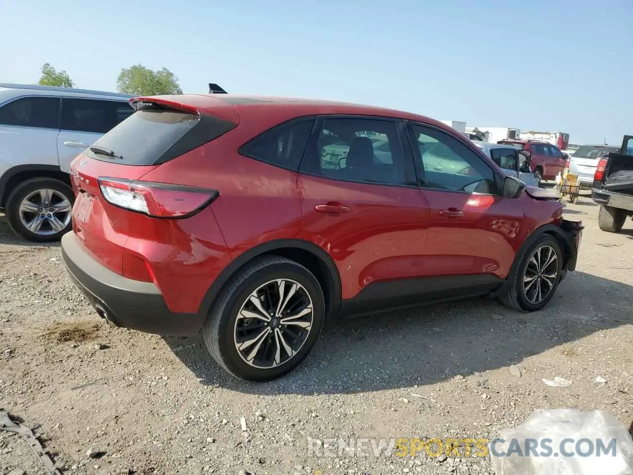 3 Photograph of a damaged car 1FMCU0G66MUB09987 FORD ESCAPE 2021