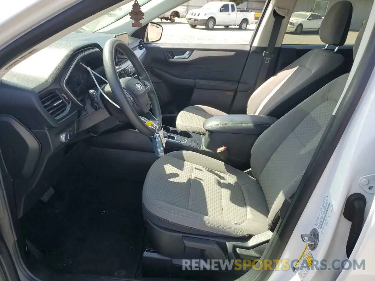 7 Photograph of a damaged car 1FMCU0G66MUB15627 FORD ESCAPE 2021