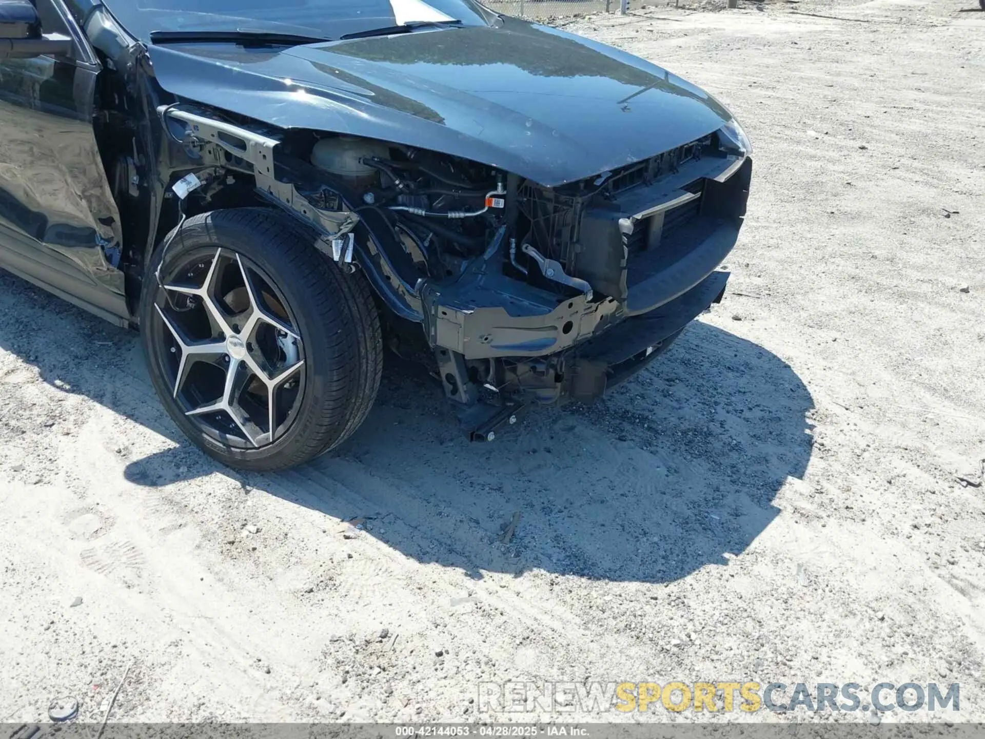 6 Photograph of a damaged car 1FMCU0G66MUB26983 FORD ESCAPE 2021