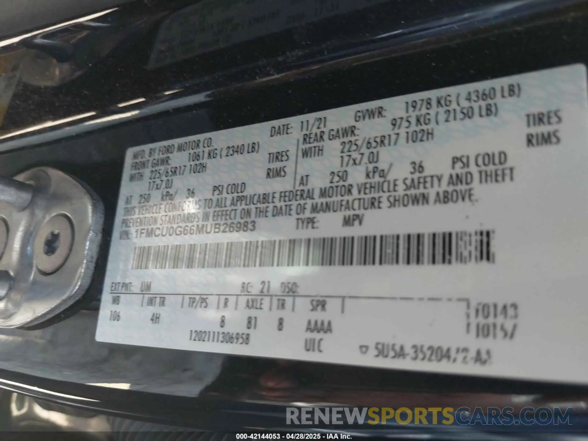 9 Photograph of a damaged car 1FMCU0G66MUB26983 FORD ESCAPE 2021