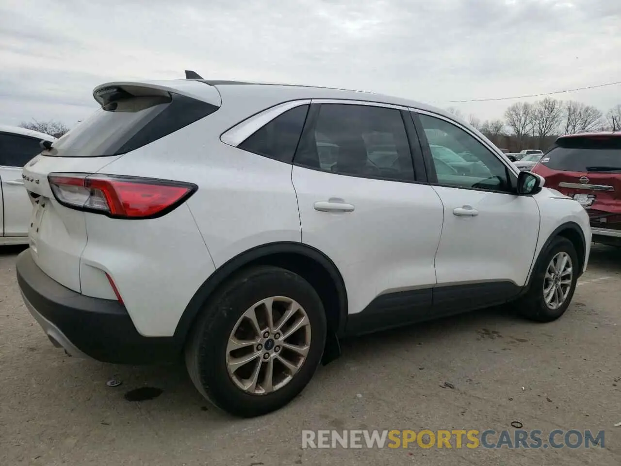 3 Photograph of a damaged car 1FMCU0G66MUB28961 FORD ESCAPE 2021