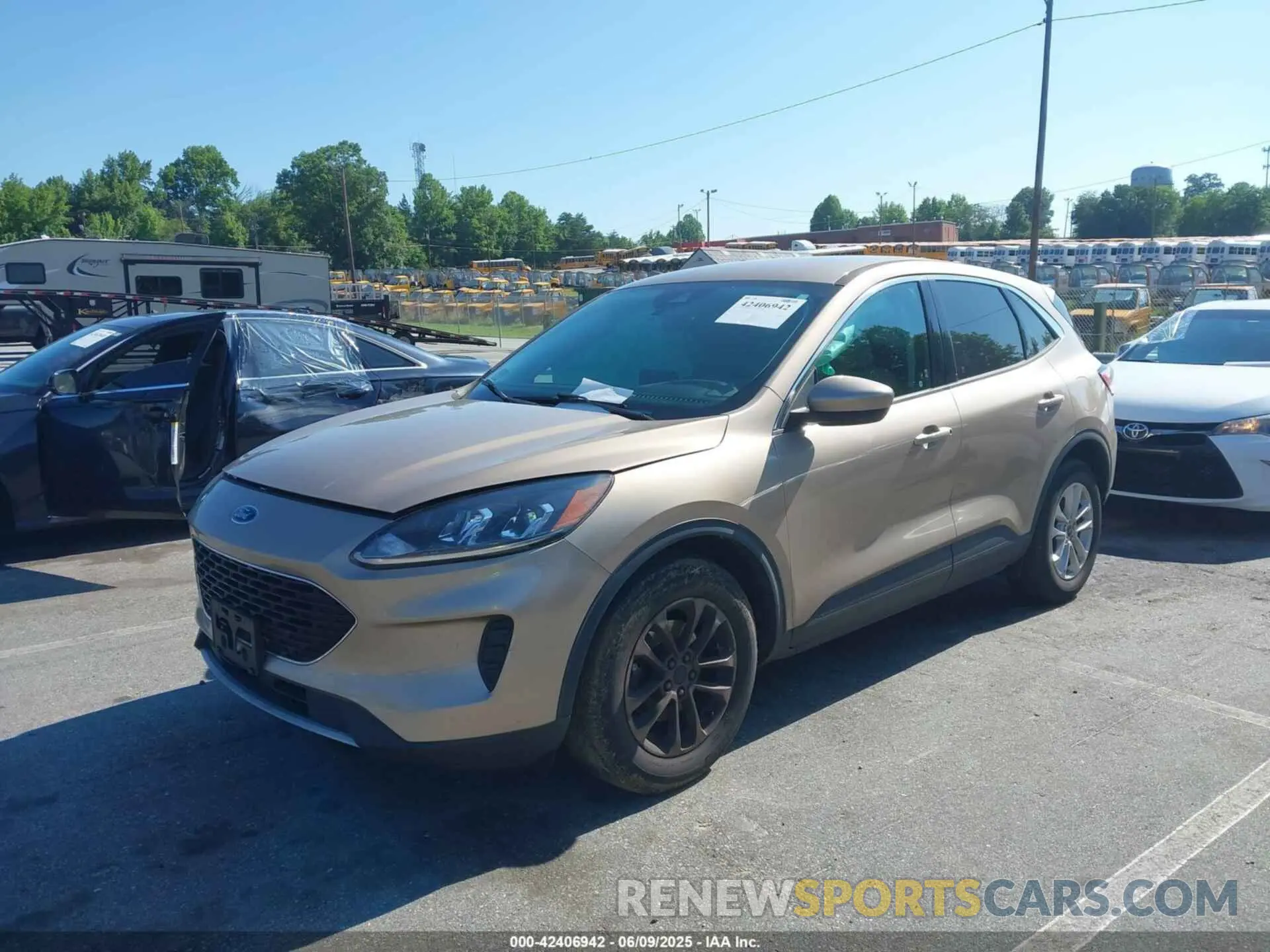 2 Photograph of a damaged car 1FMCU0G67MUA00194 FORD ESCAPE 2021