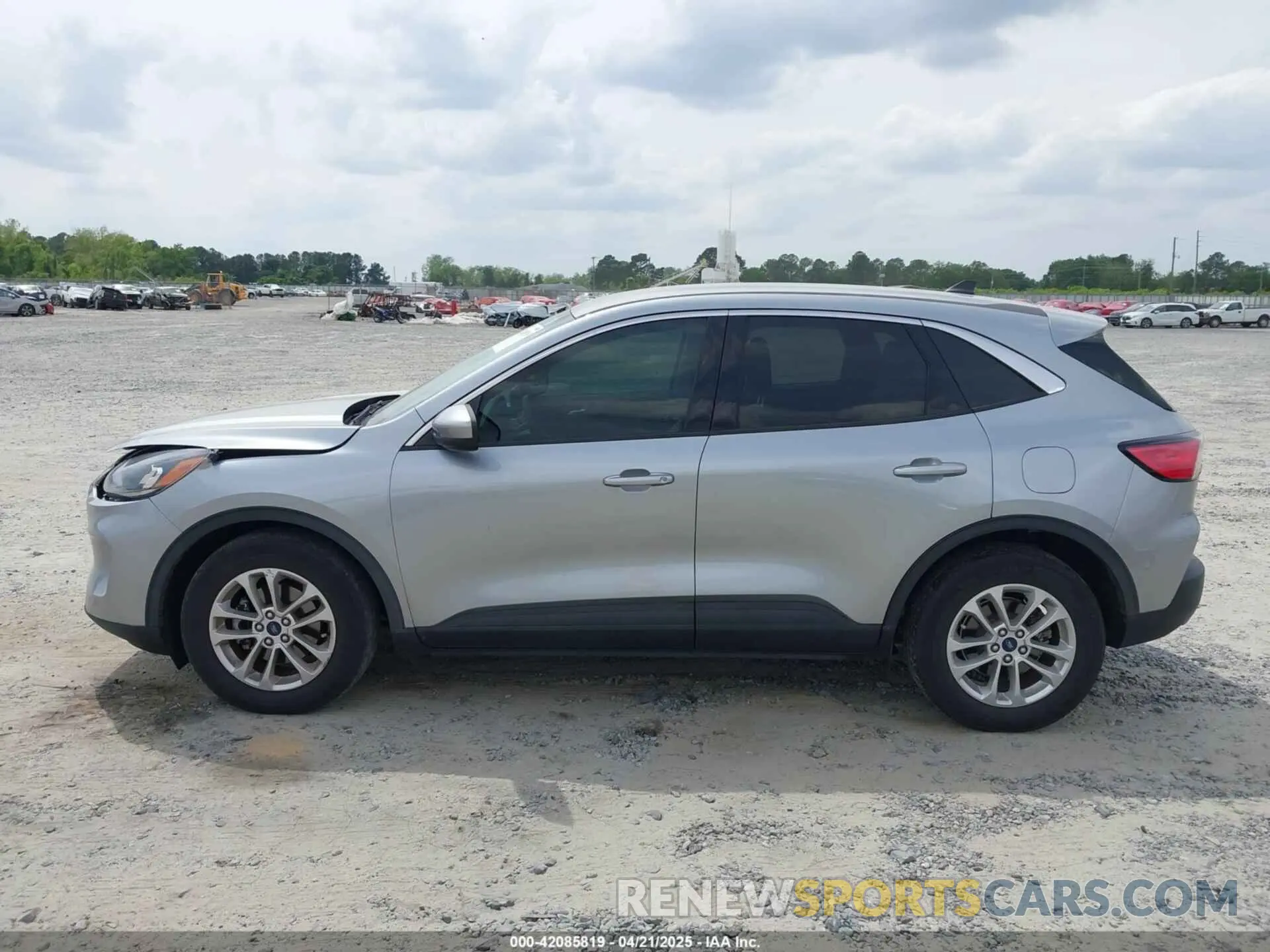 14 Photograph of a damaged car 1FMCU0G67MUA99969 FORD ESCAPE 2021