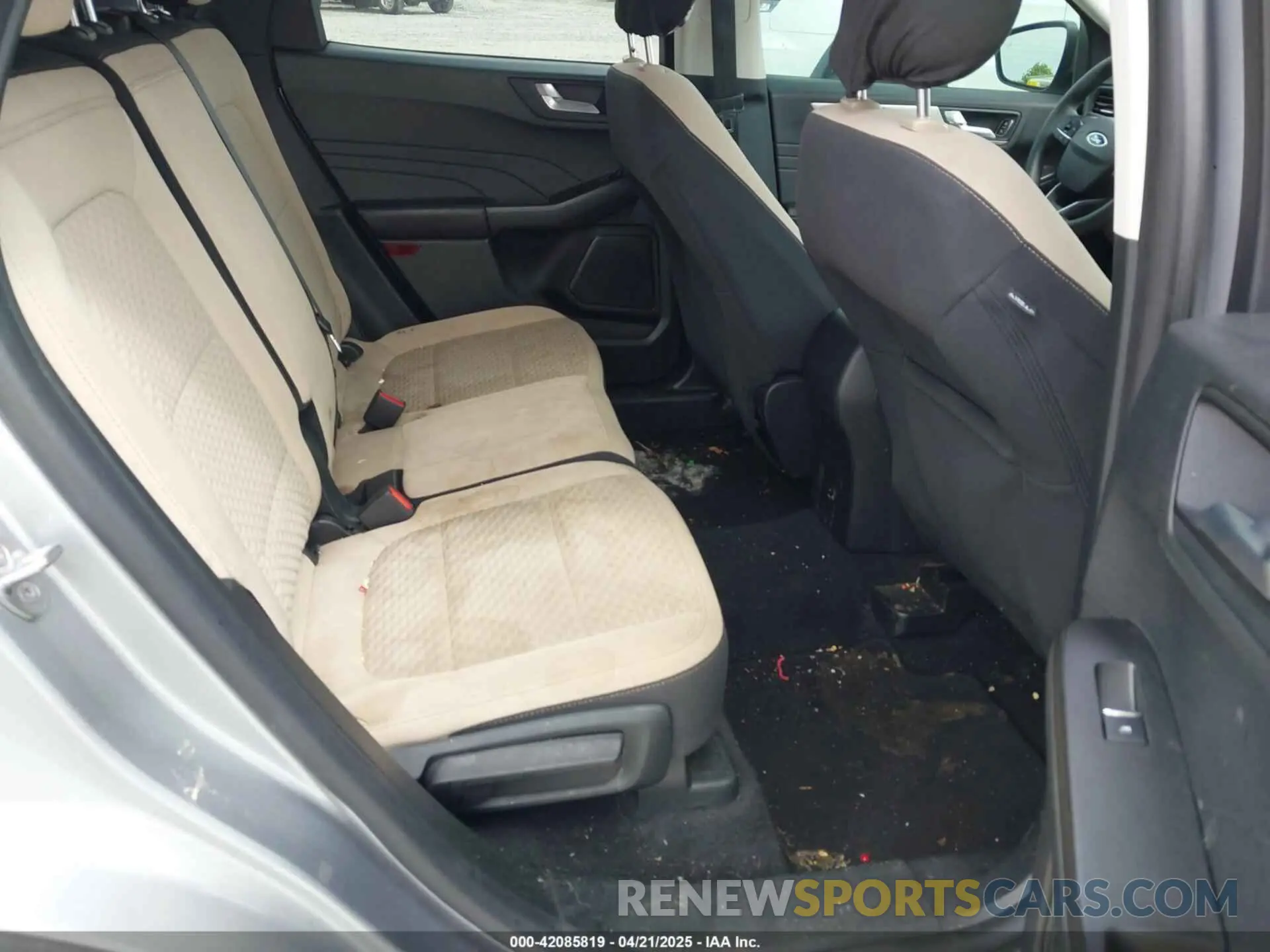 8 Photograph of a damaged car 1FMCU0G67MUA99969 FORD ESCAPE 2021