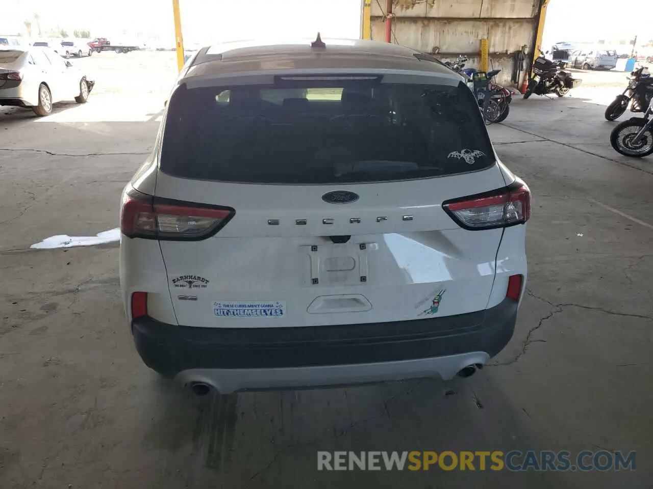 6 Photograph of a damaged car 1FMCU0G68MUA41949 FORD ESCAPE 2021