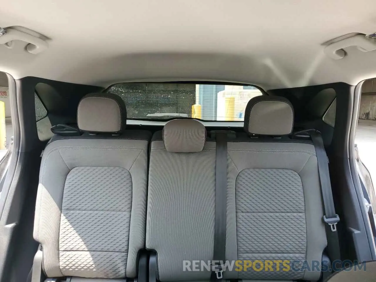 10 Photograph of a damaged car 1FMCU0G69MUB25469 FORD ESCAPE 2021