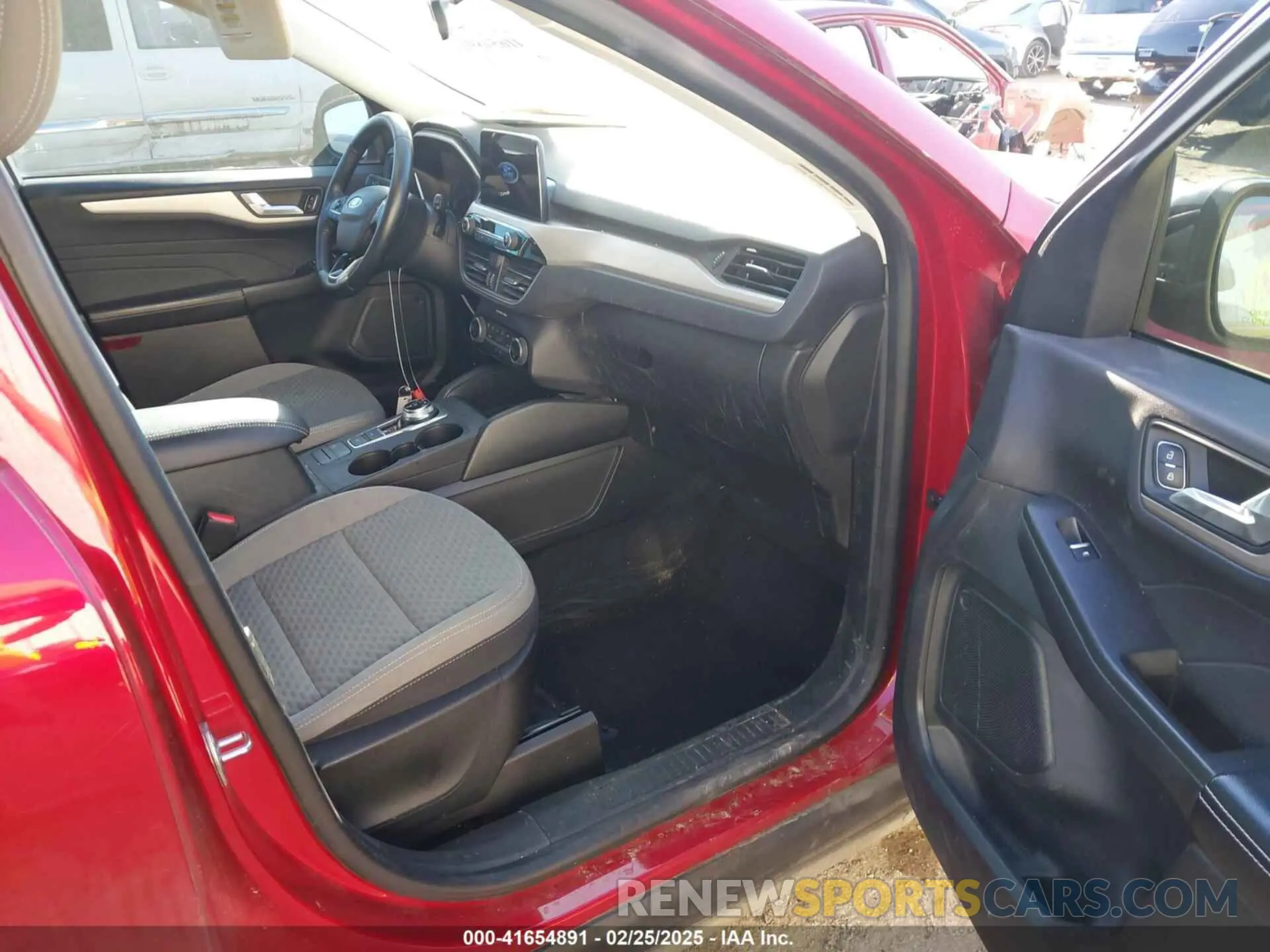 5 Photograph of a damaged car 1FMCU0G6XMUA20780 FORD ESCAPE 2021