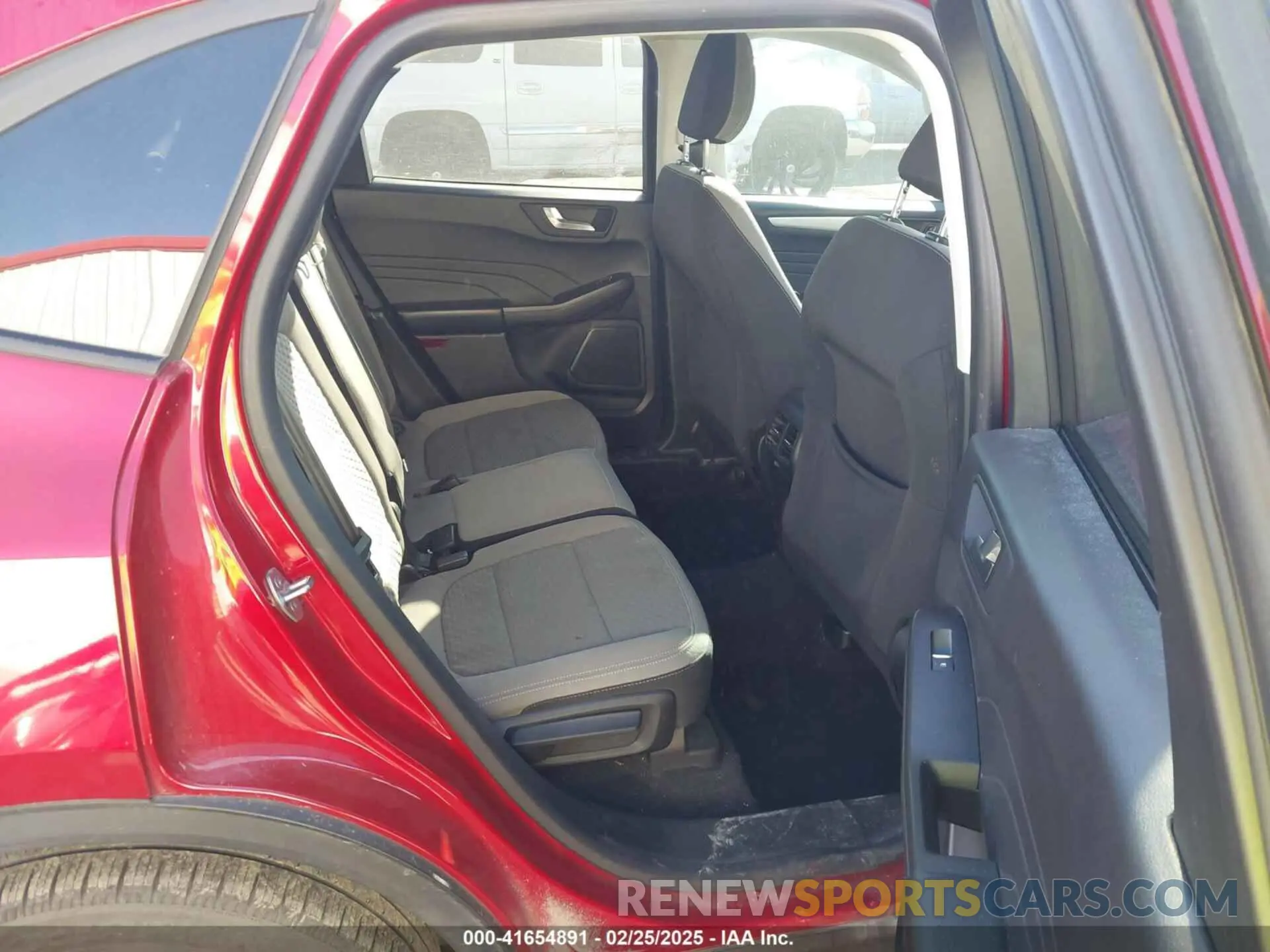 8 Photograph of a damaged car 1FMCU0G6XMUA20780 FORD ESCAPE 2021