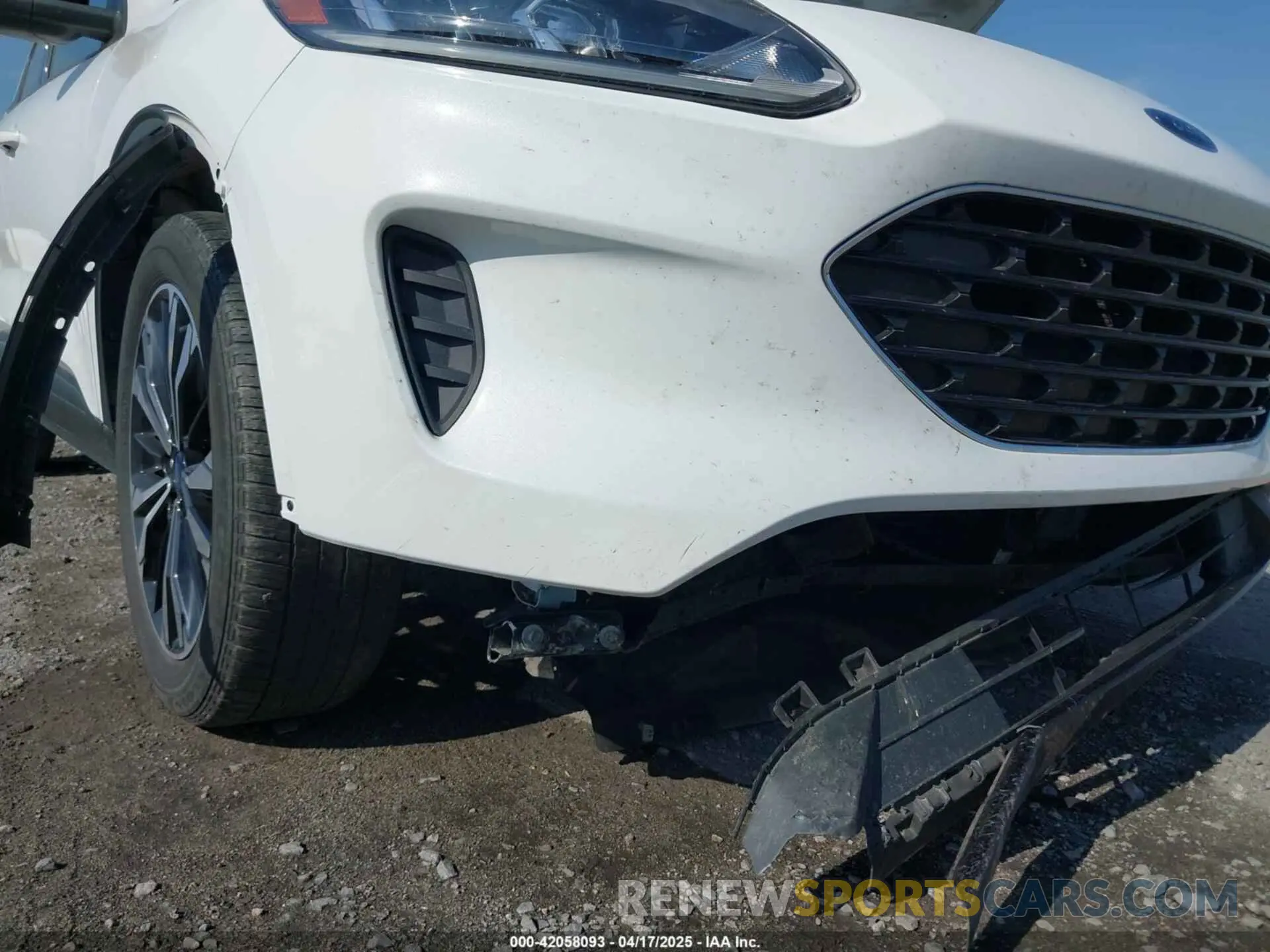 6 Photograph of a damaged car 1FMCU0G6XMUB32625 FORD ESCAPE 2021