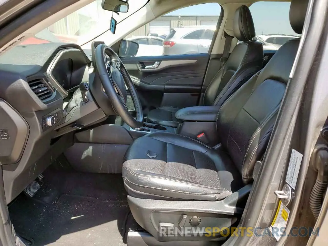 7 Photograph of a damaged car 1FMCU0H60MUA31222 FORD ESCAPE 2021